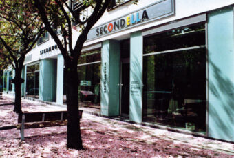 Our History - SECONDELLA DEPOT Hohe Bleichen Hamburg Eröffnung 1999