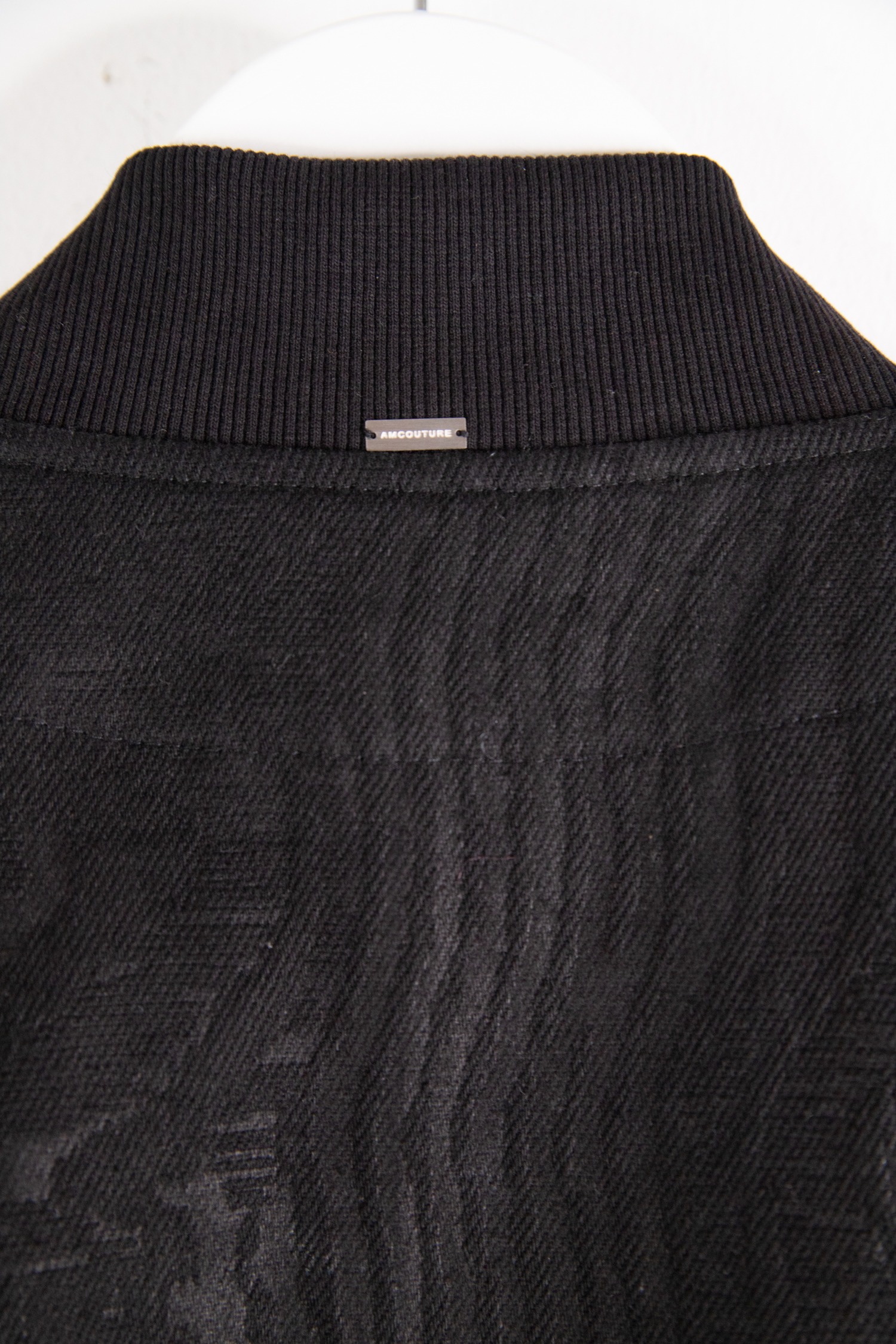 AM Couture Bomberjacke mit dezentem Zebramuster in Schwarz