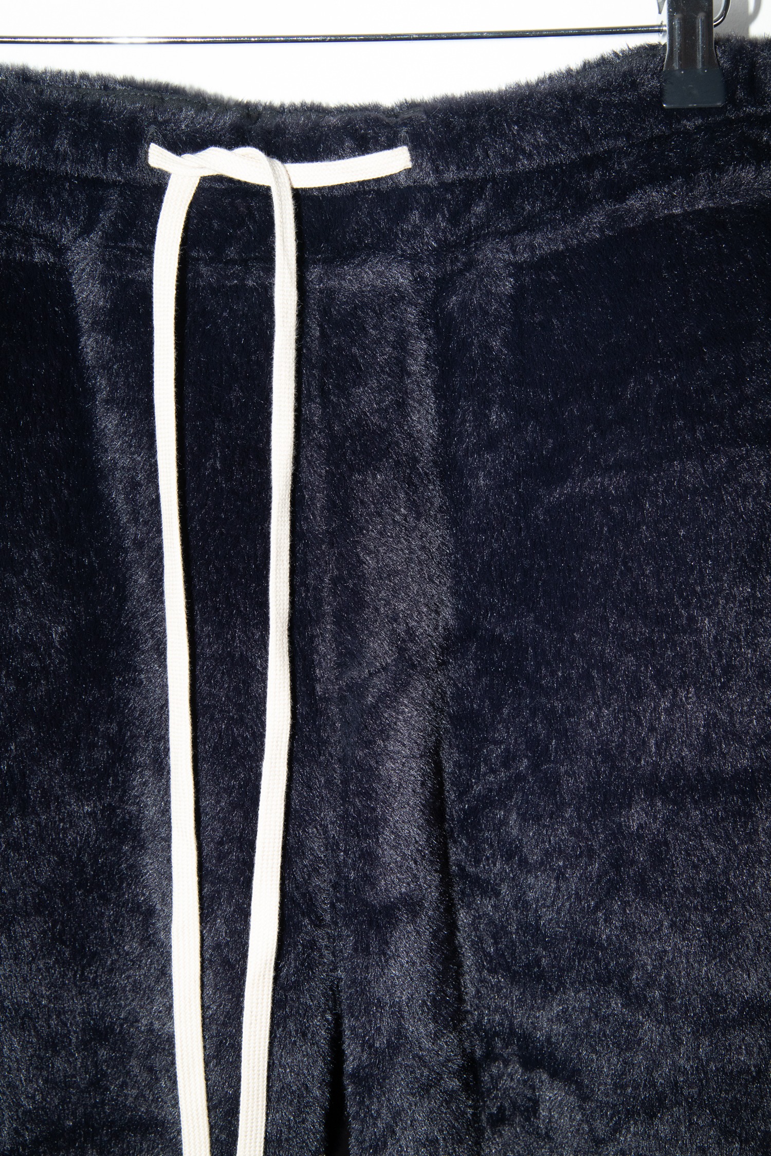 AM Couture Herren Hose aus Webpelz in Schwarz