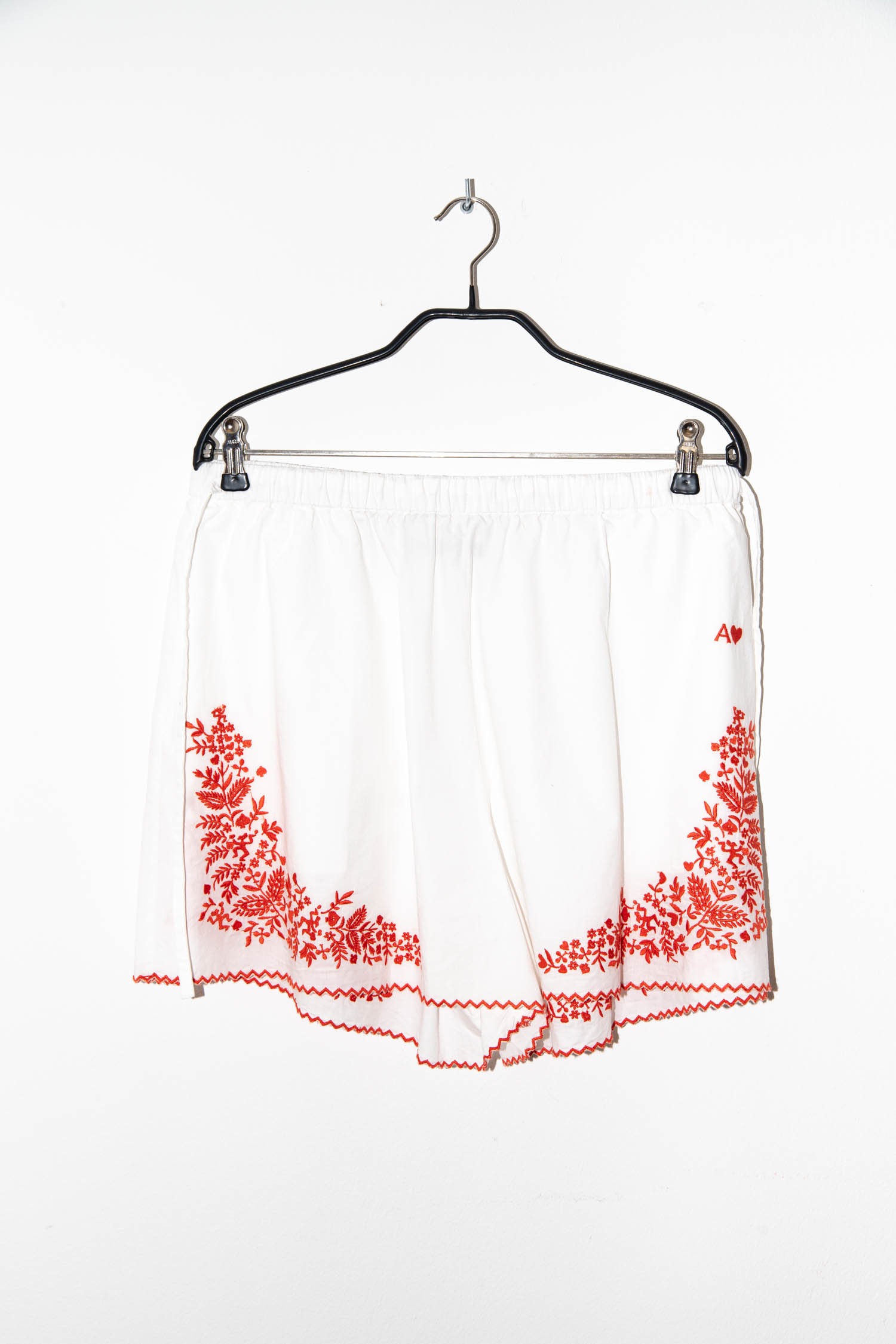 Alémais "Hearts" Set aus Bluse und Shorts mit Stickerei