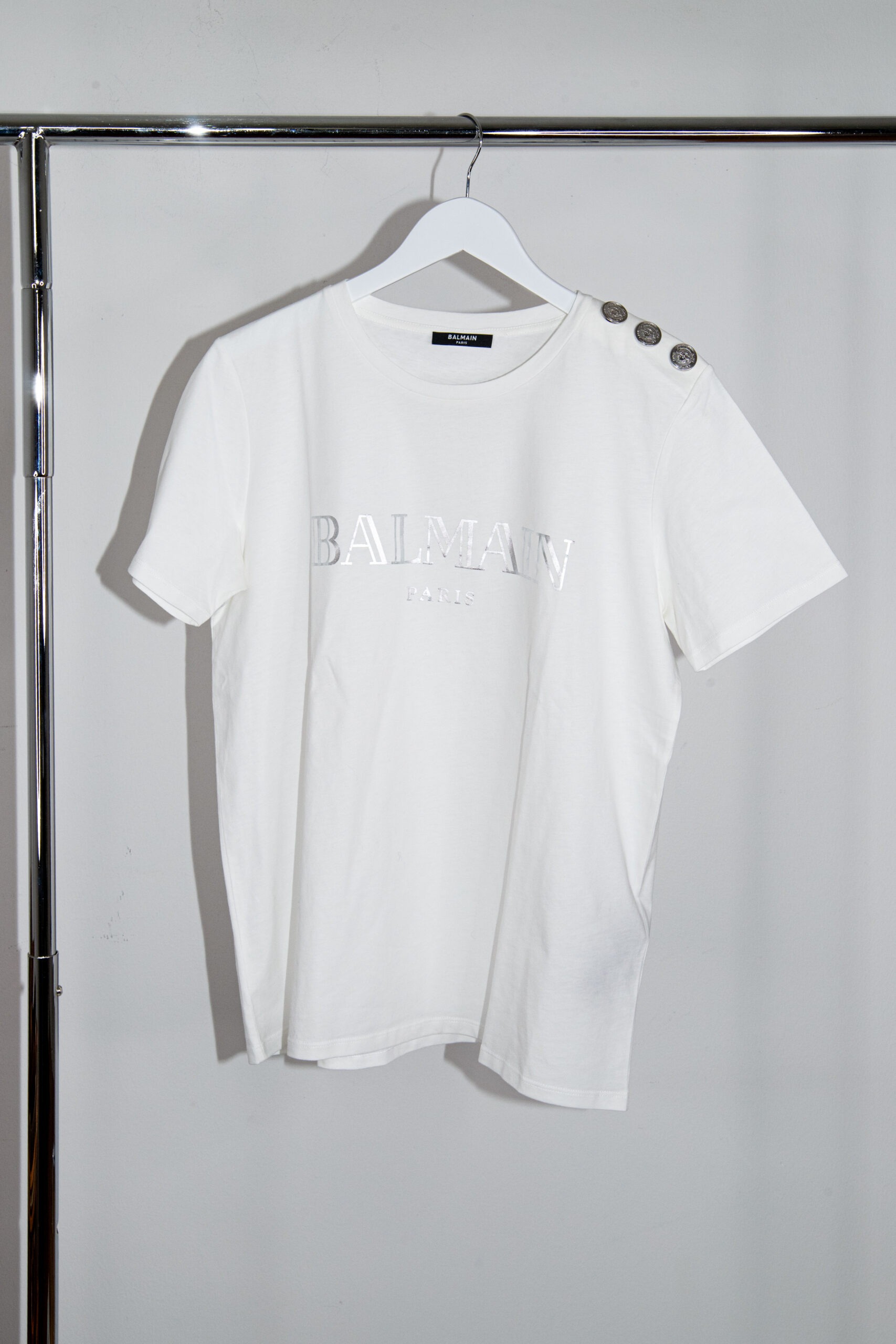 Balmain T-Shirt in Weiß und Silber