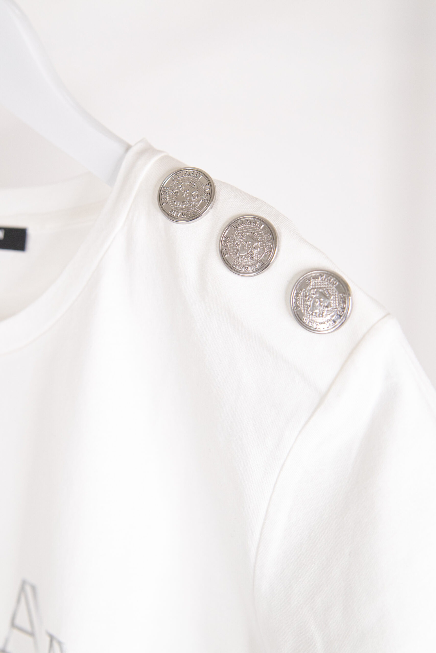 Balmain T-Shirt in Weiß und Silber