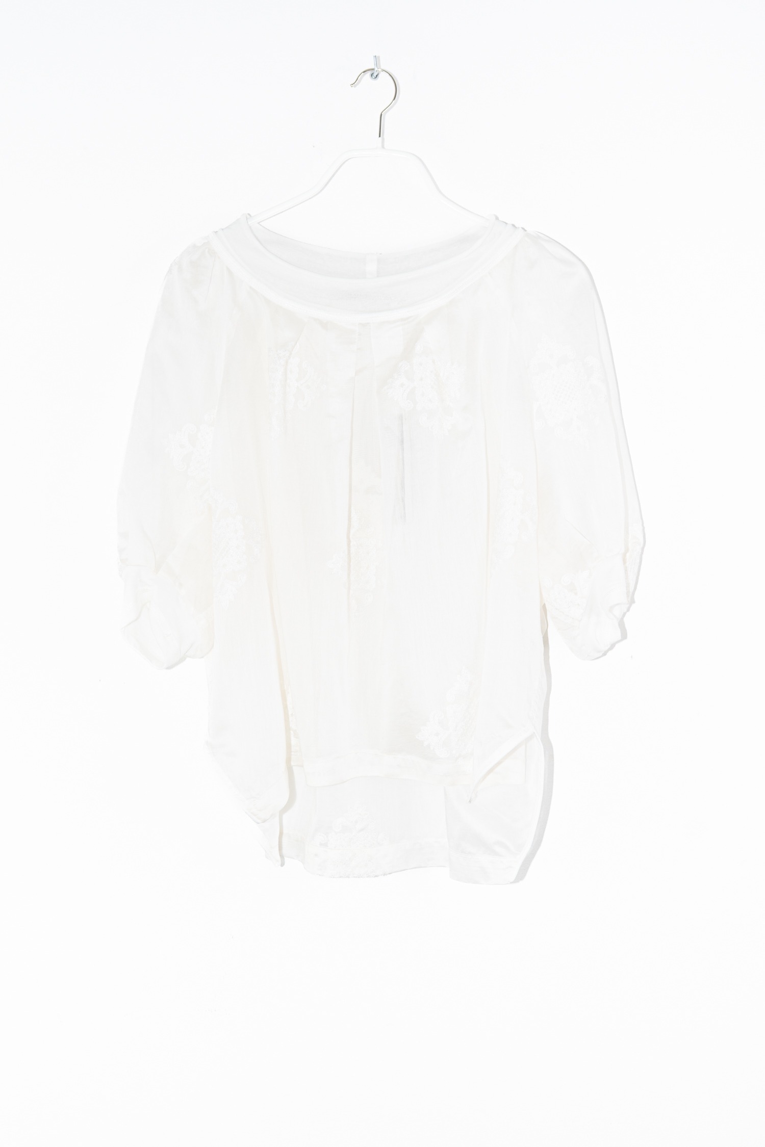 Beate Heymann transparente Bluse mit Stickereien in Ecru