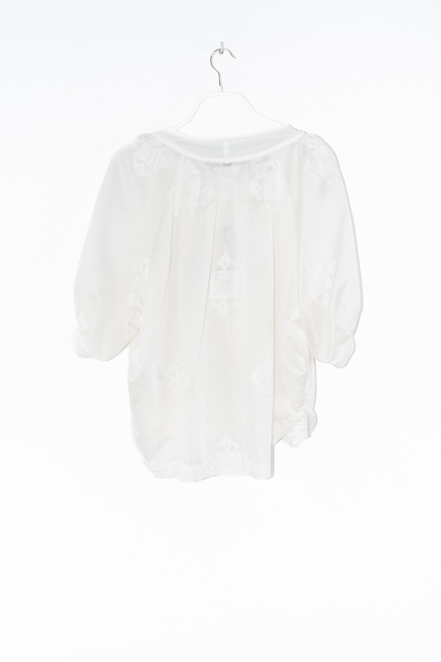 Beate Heymann transparente Bluse mit Stickereien in Ecru