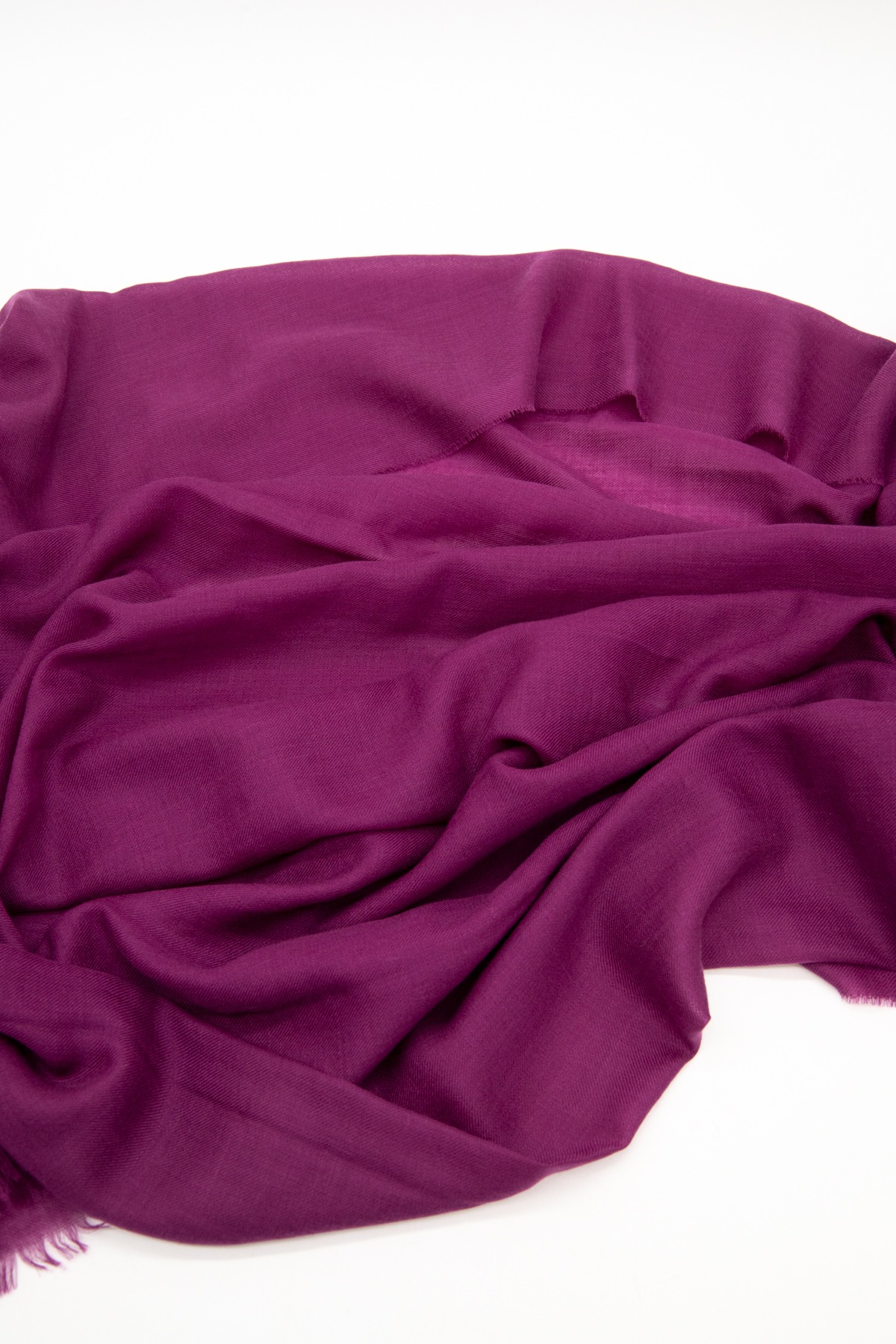 Begg & Co "Wispy" Feinstrick Kaschmirschal in Lila