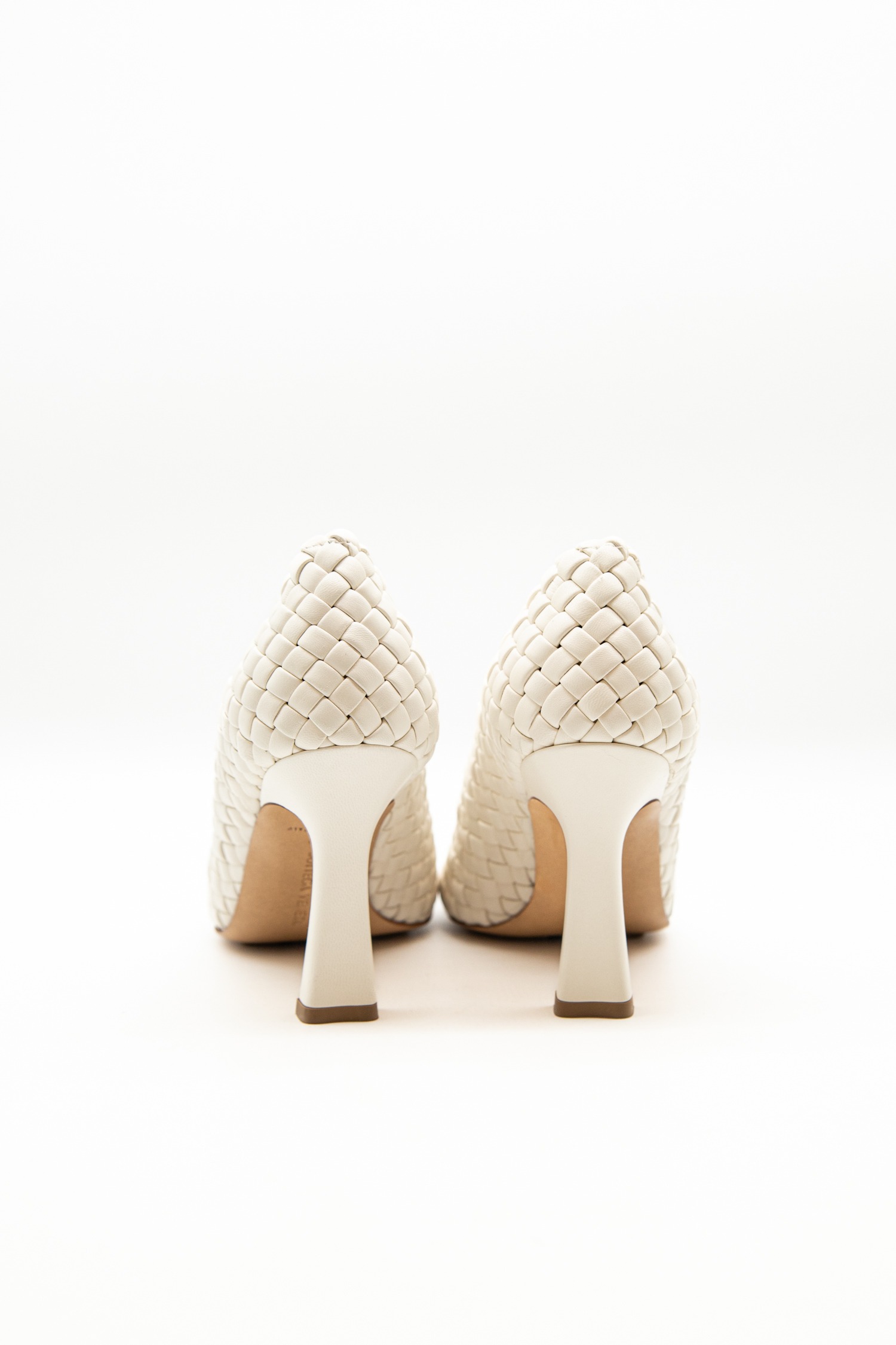 Bottega Veneta "Sofia" Pumps in Weiß