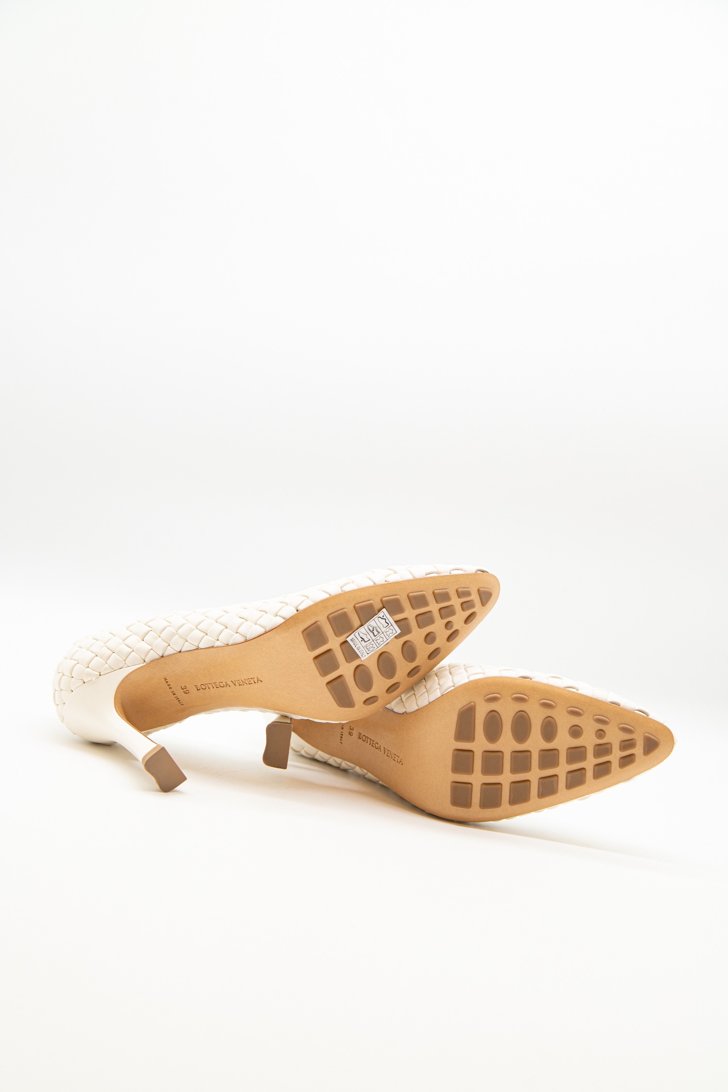 Bottega Veneta "Sofia" Pumps in Weiß