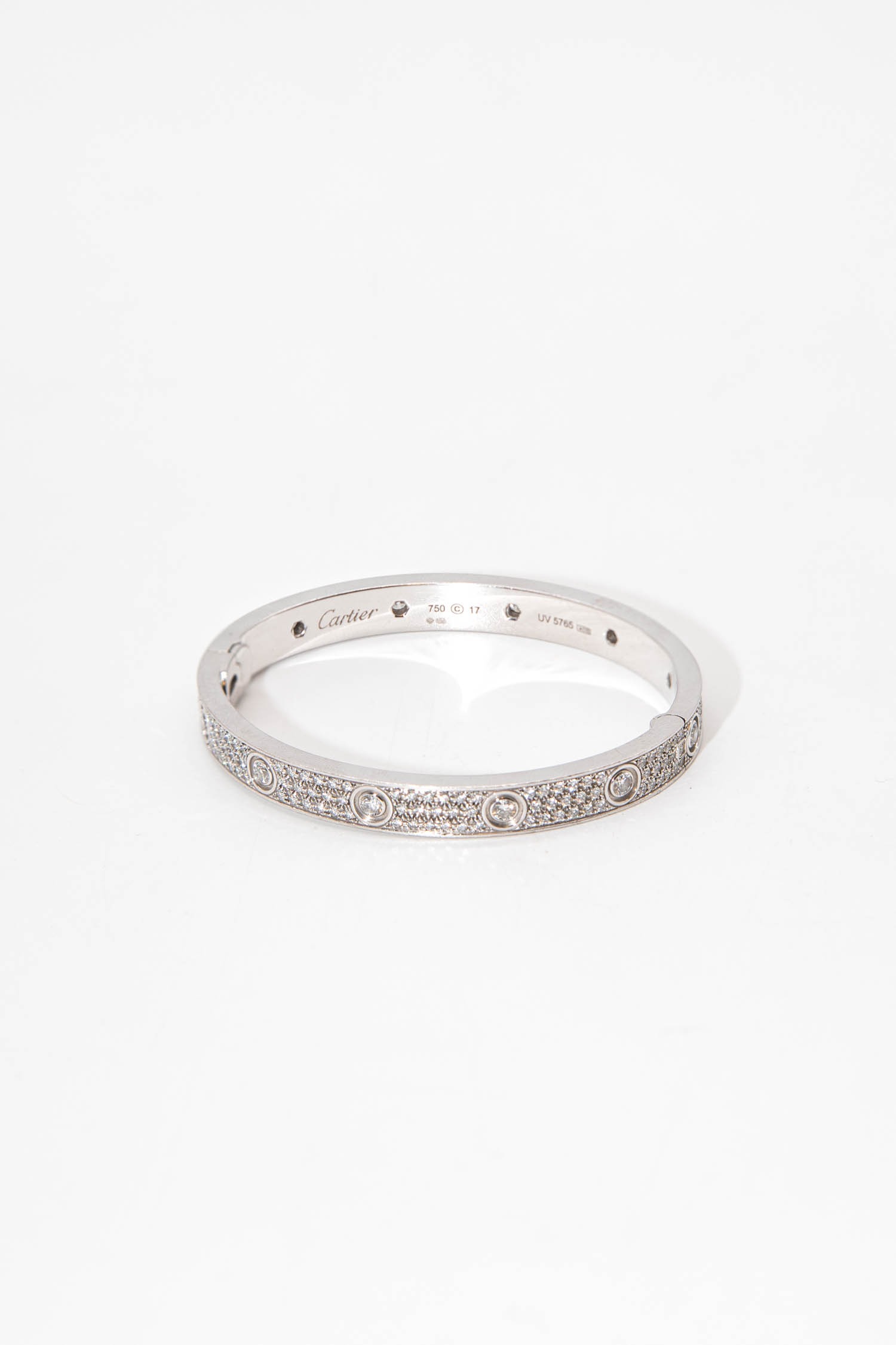 Cartier "Love" Armreif mit Diamanten