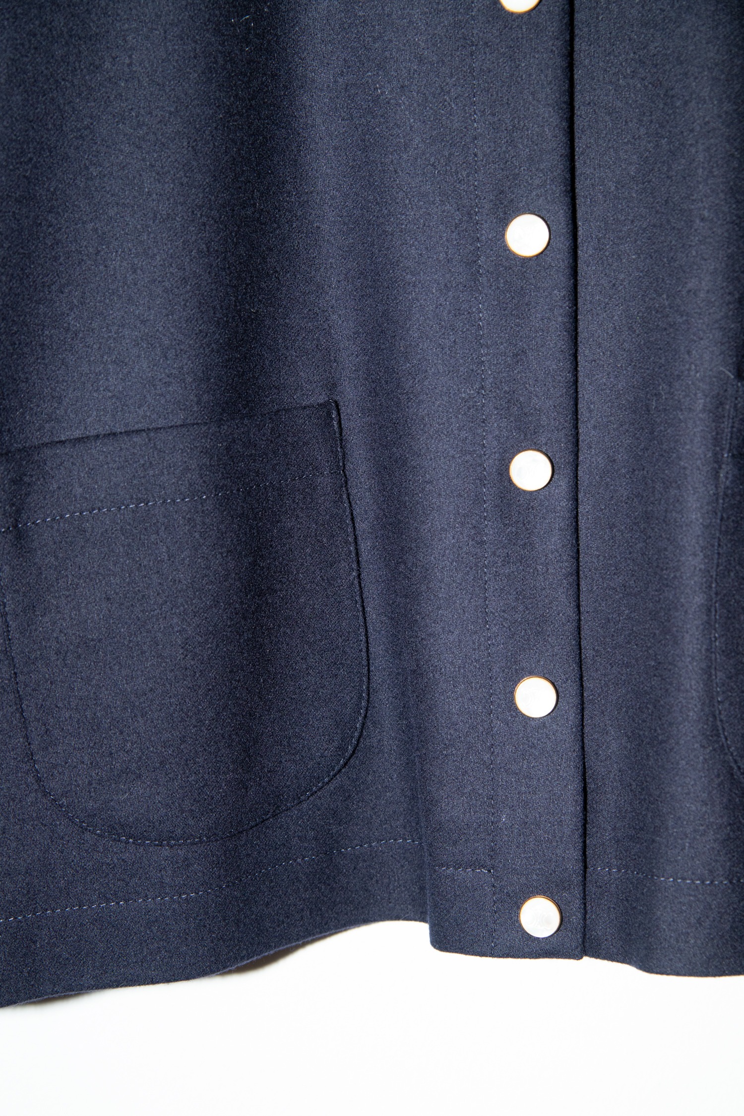 Celine Jacke aus Kaschmir in Dunkelblau und Gold