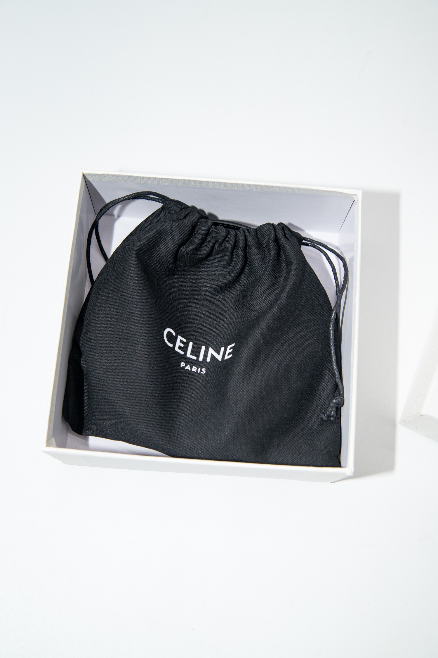 Celine "Triomphe" Gürtel in Schwarz und Gold