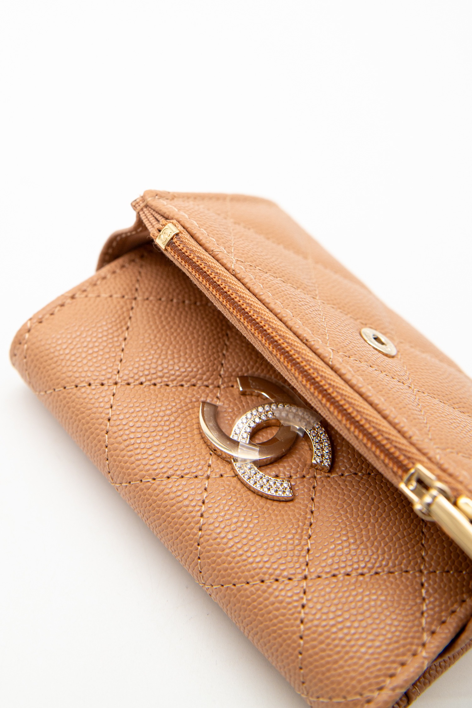 Chanel Portemonnaie mit Strass in Hellbraun und Gold