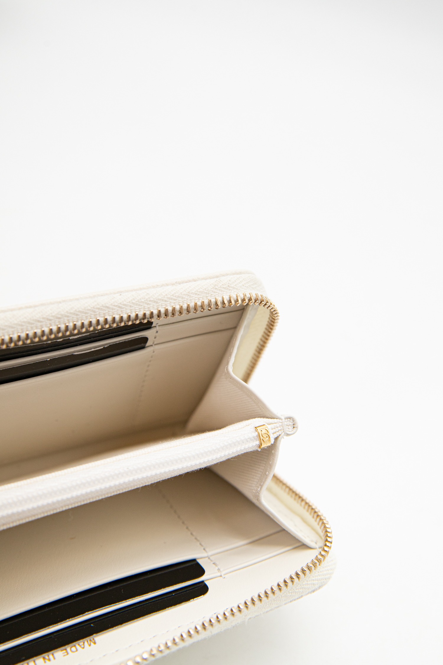 Chanel Portemonnaie in Weiß und Gold