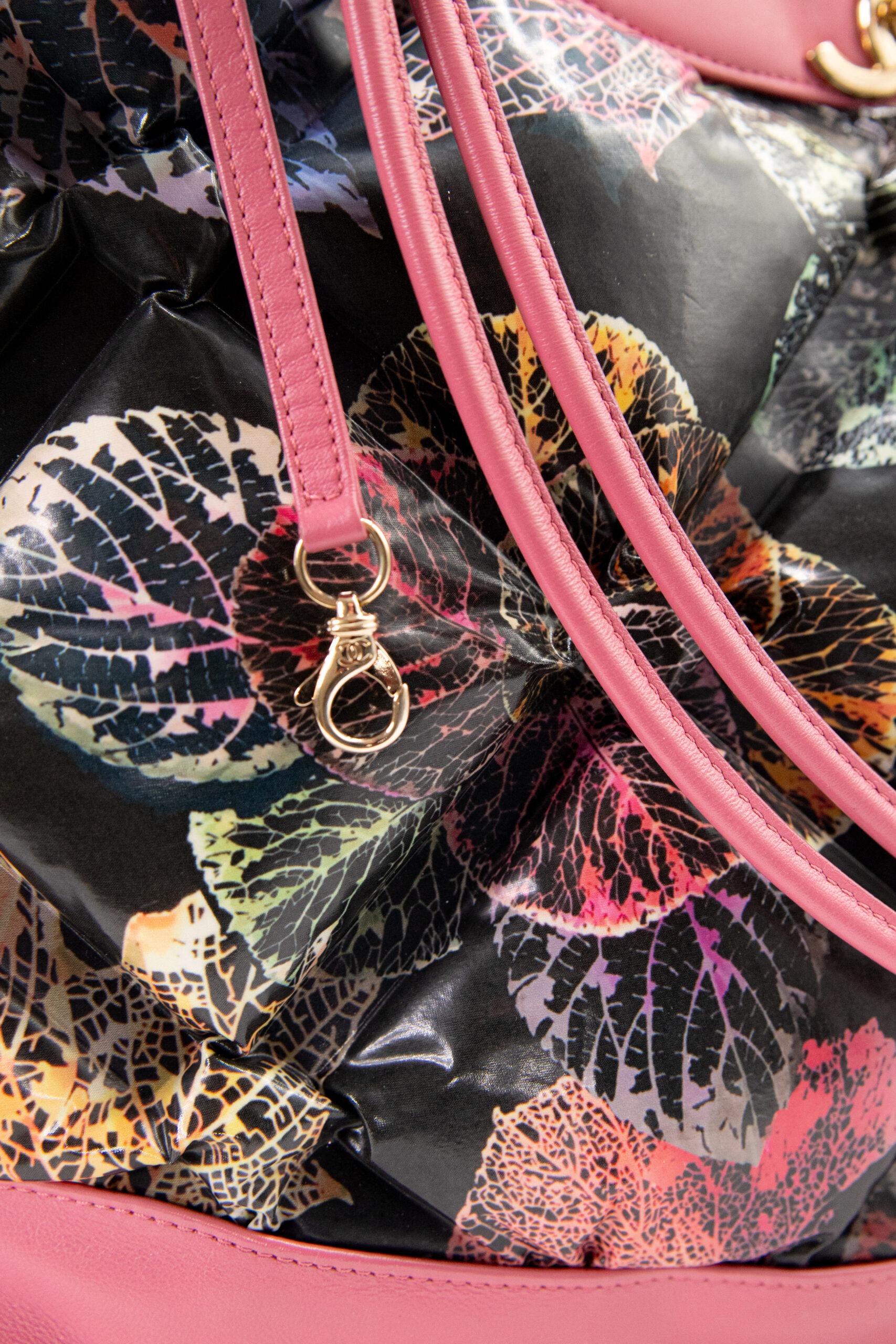 Chanel "31 Shopping Bag Medium" in Pink und Bunt