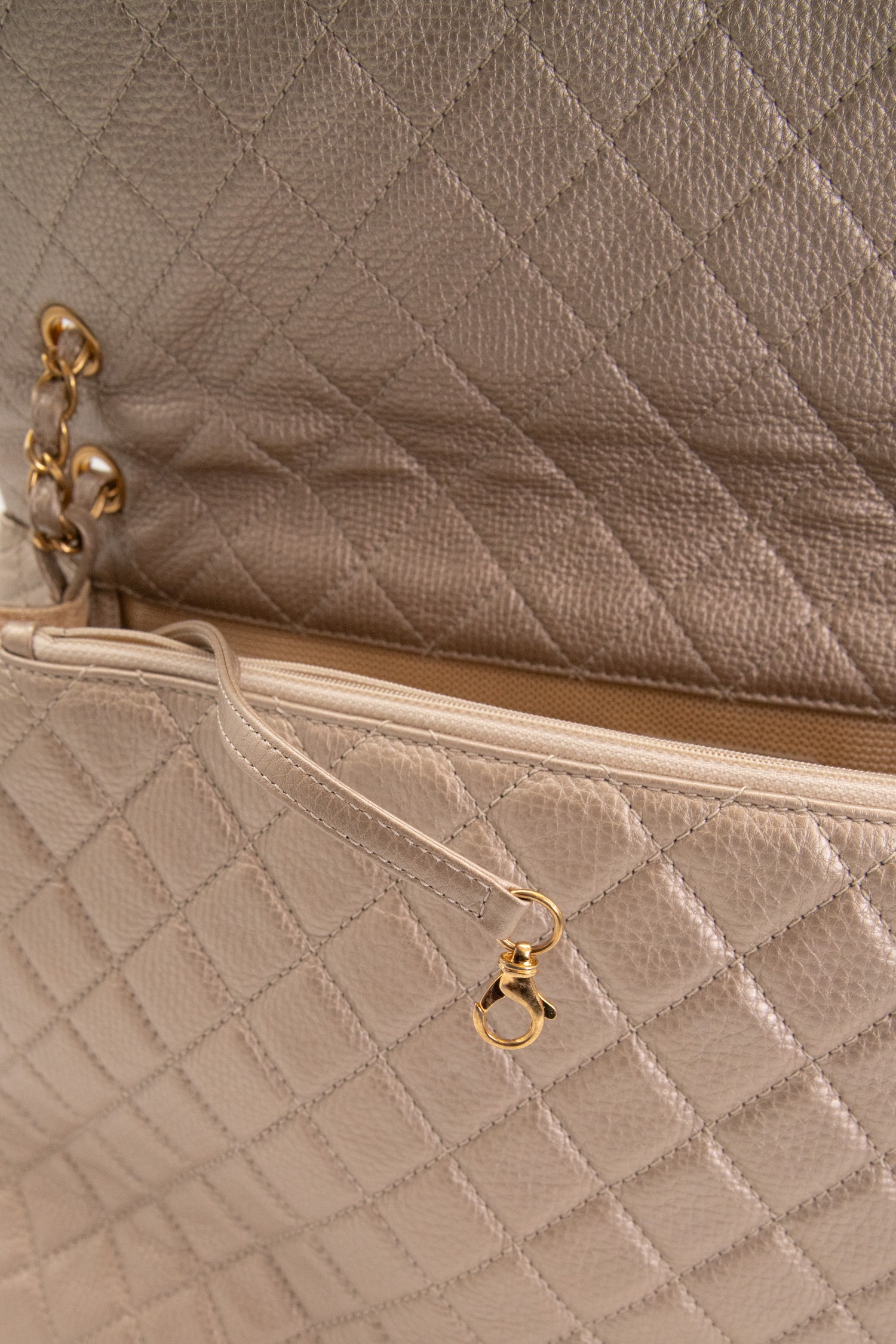 Chanel "XXL Classic Flap Airlines"