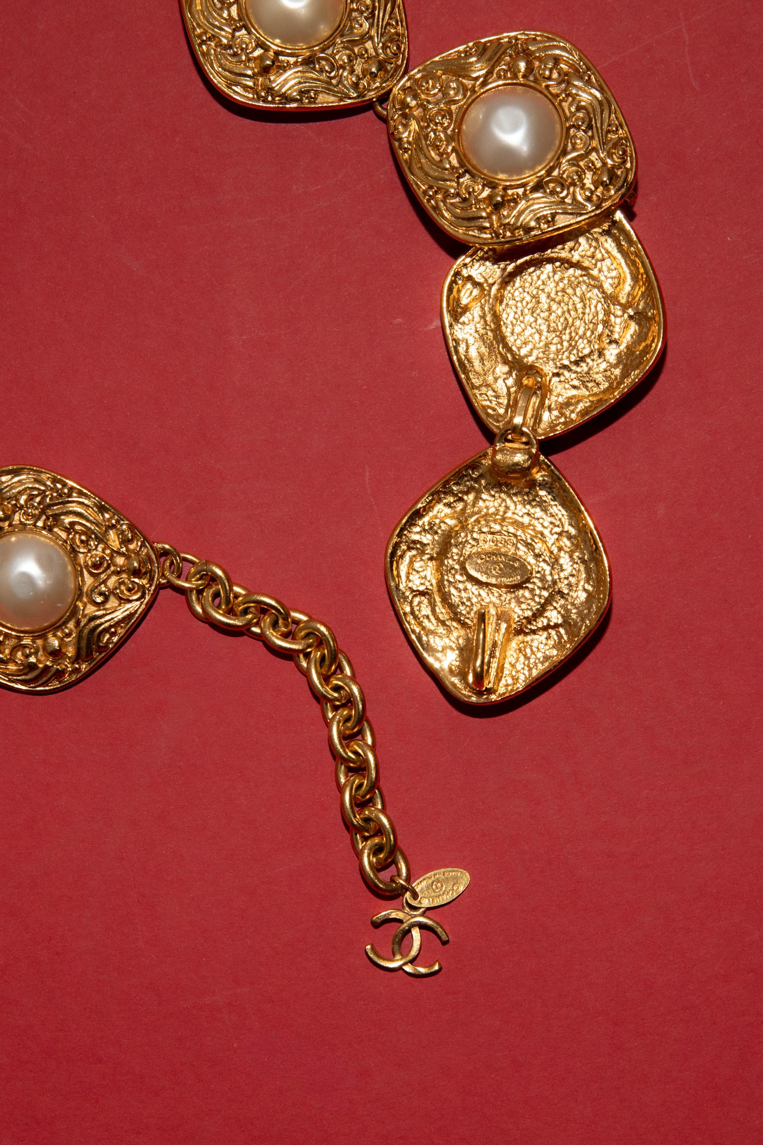 Chanel Kettengürtel mit Perlen in Gold und Ecru