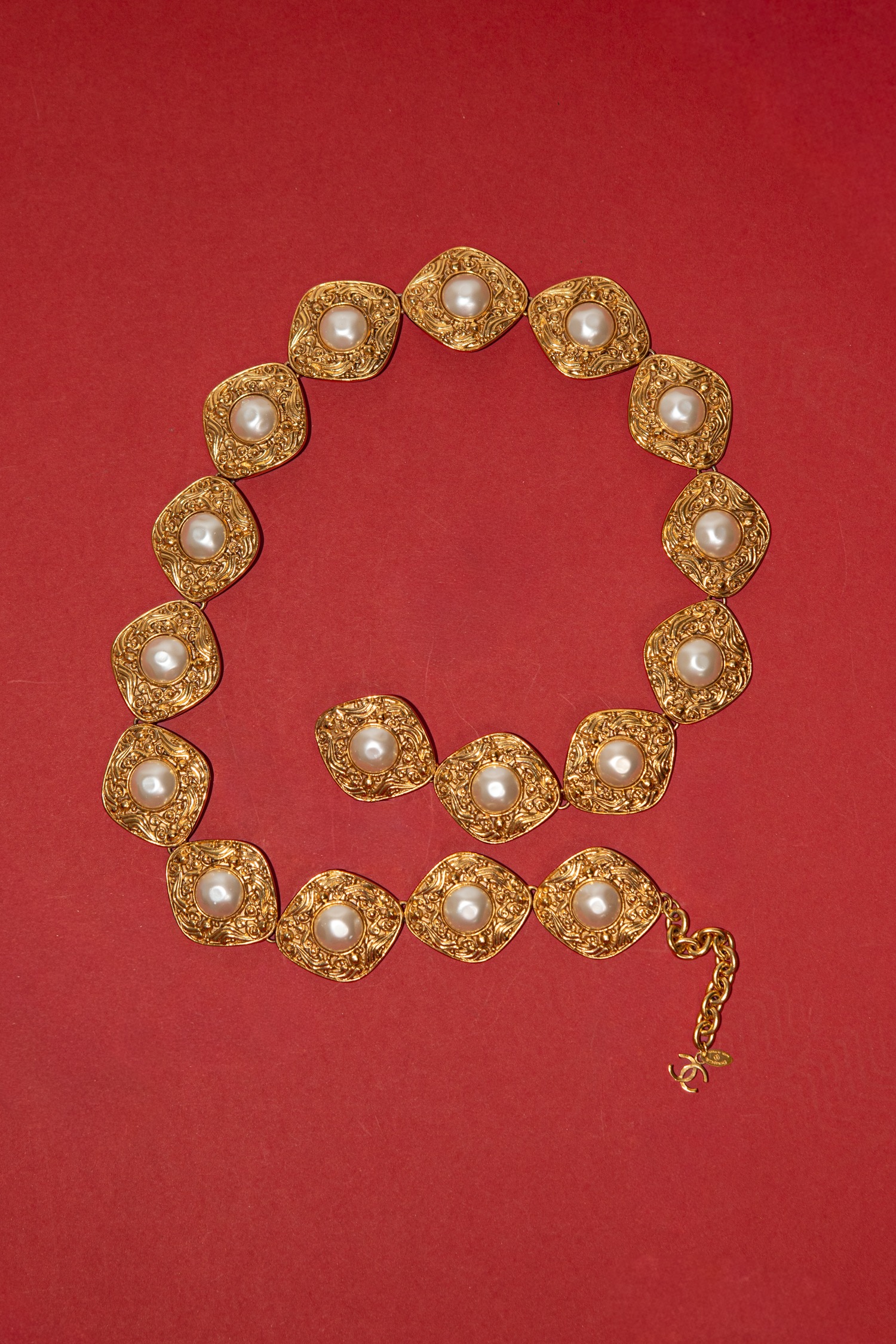 Chanel Kettengürtel mit Perlen in Gold und Ecru