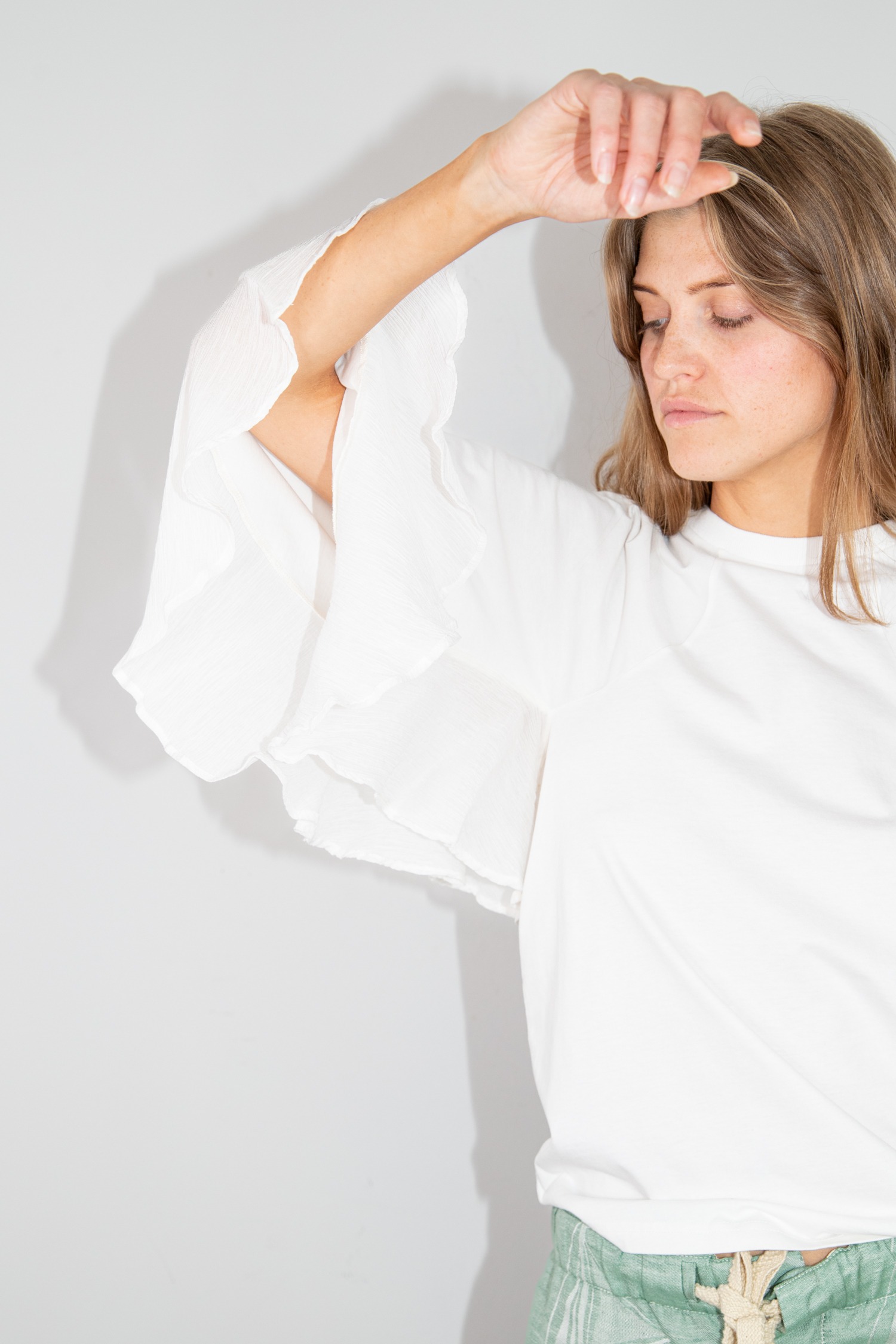 Chloé T-Shirt mit Volants in Weiß