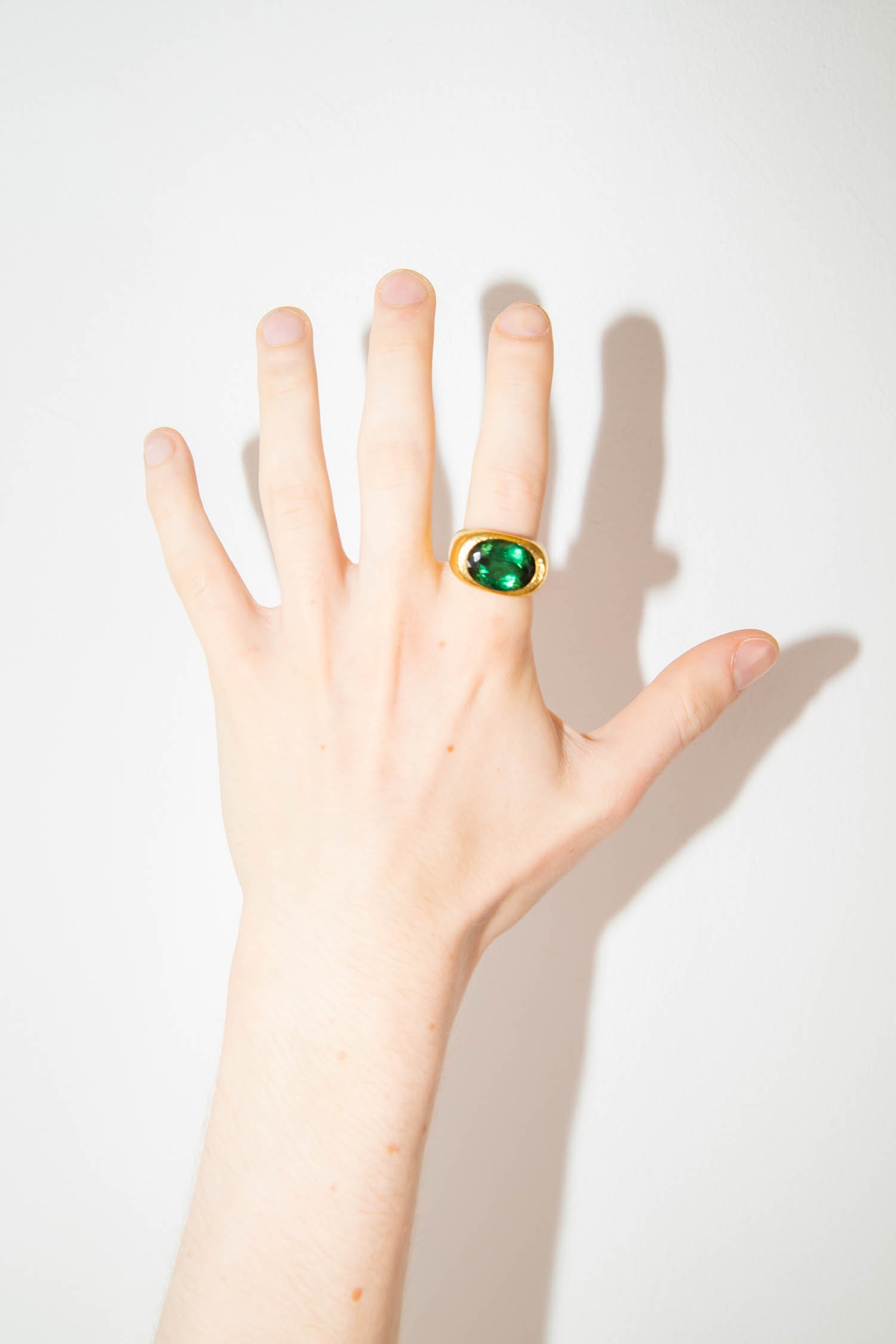 Colleen B. Rosenblat Turmalin Ring in Dunkelgrün und Gold