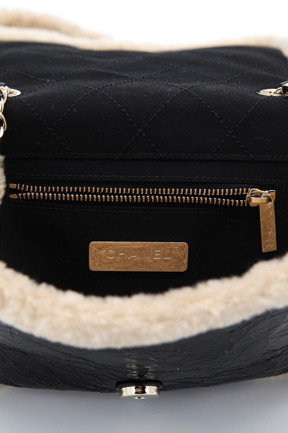 Chanel "CC Mania" Umhängetasche mit Shearling