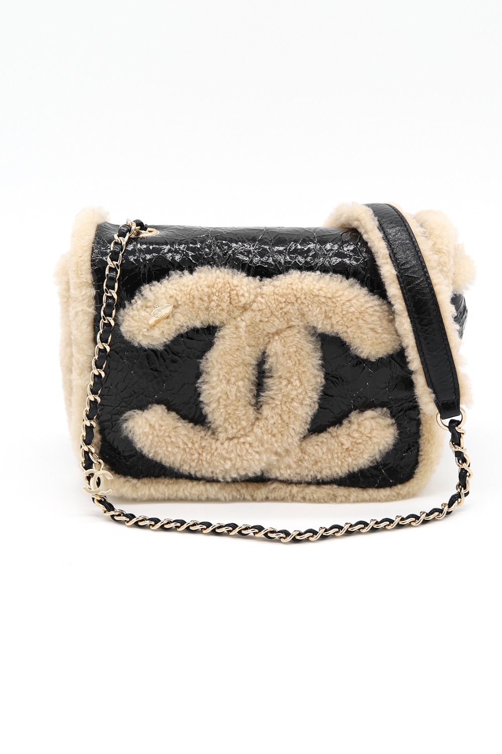 Chanel "CC Mania" Umhängetasche mit Shearling