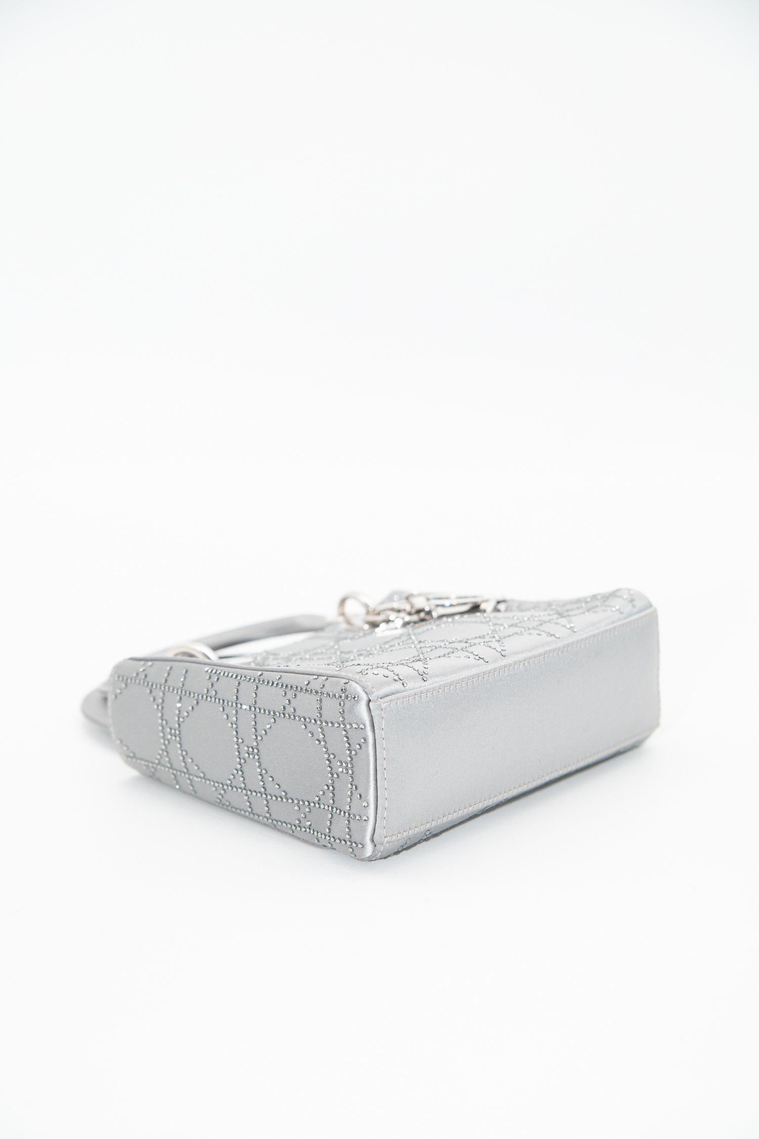 Dior „Mini Satin Cannage Lady Dior“ Handtasche mit Strass in Grau