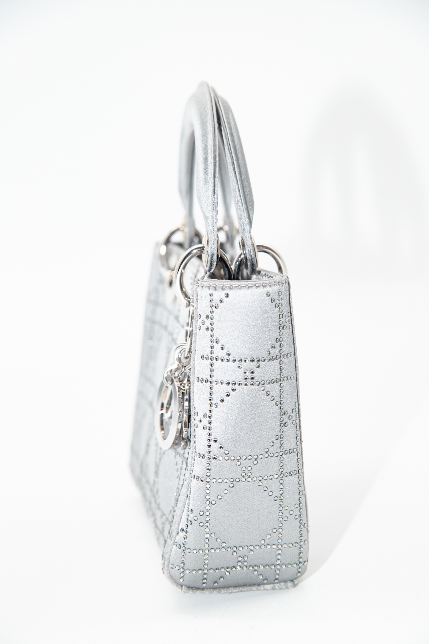 Dior „Mini Satin Cannage Lady Dior“ Handtasche mit Strass in Grau