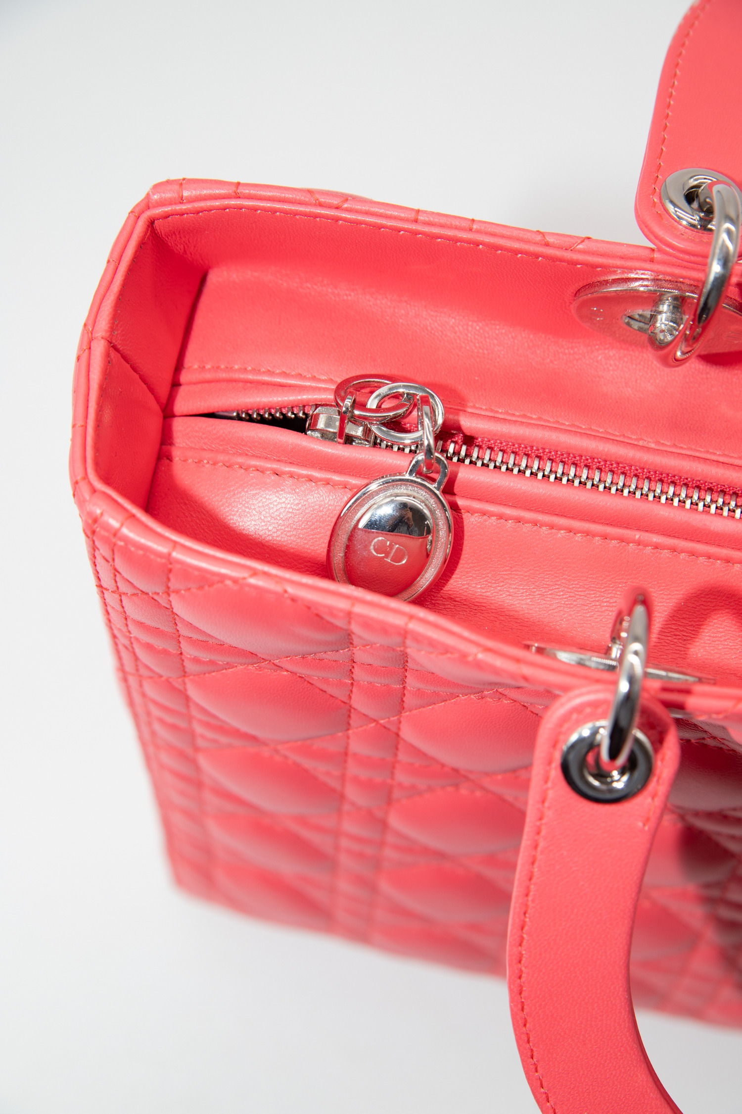 Dior „Large Leather Cannage Lady Dior“ Handtasche in Koralle