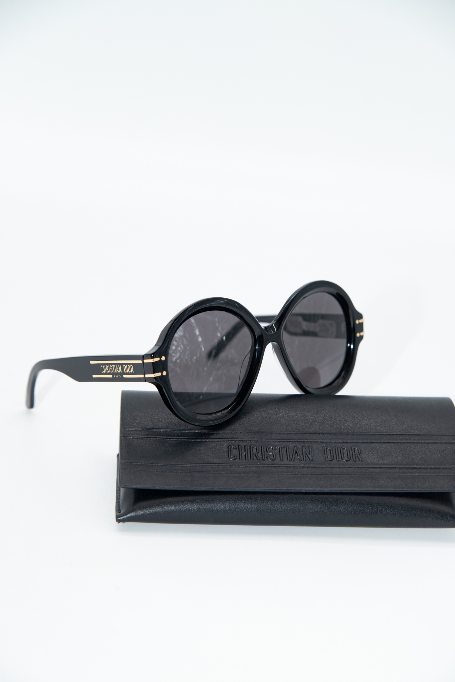 Dior "Signature R10 Round" Sonnenbrille rund in Schwarz