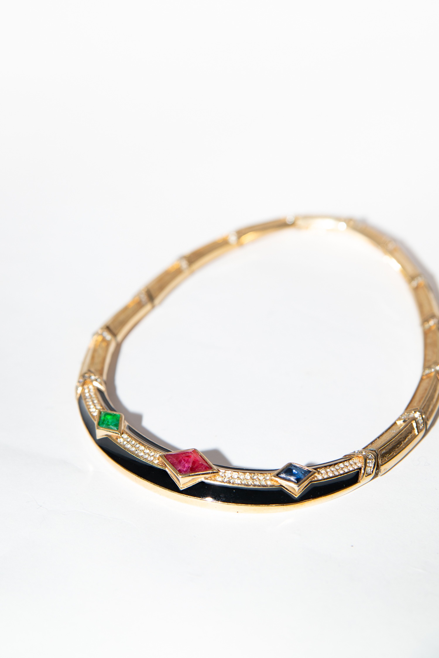 Dior Vintage Collier mit dreifarbigen Steinen in Gold