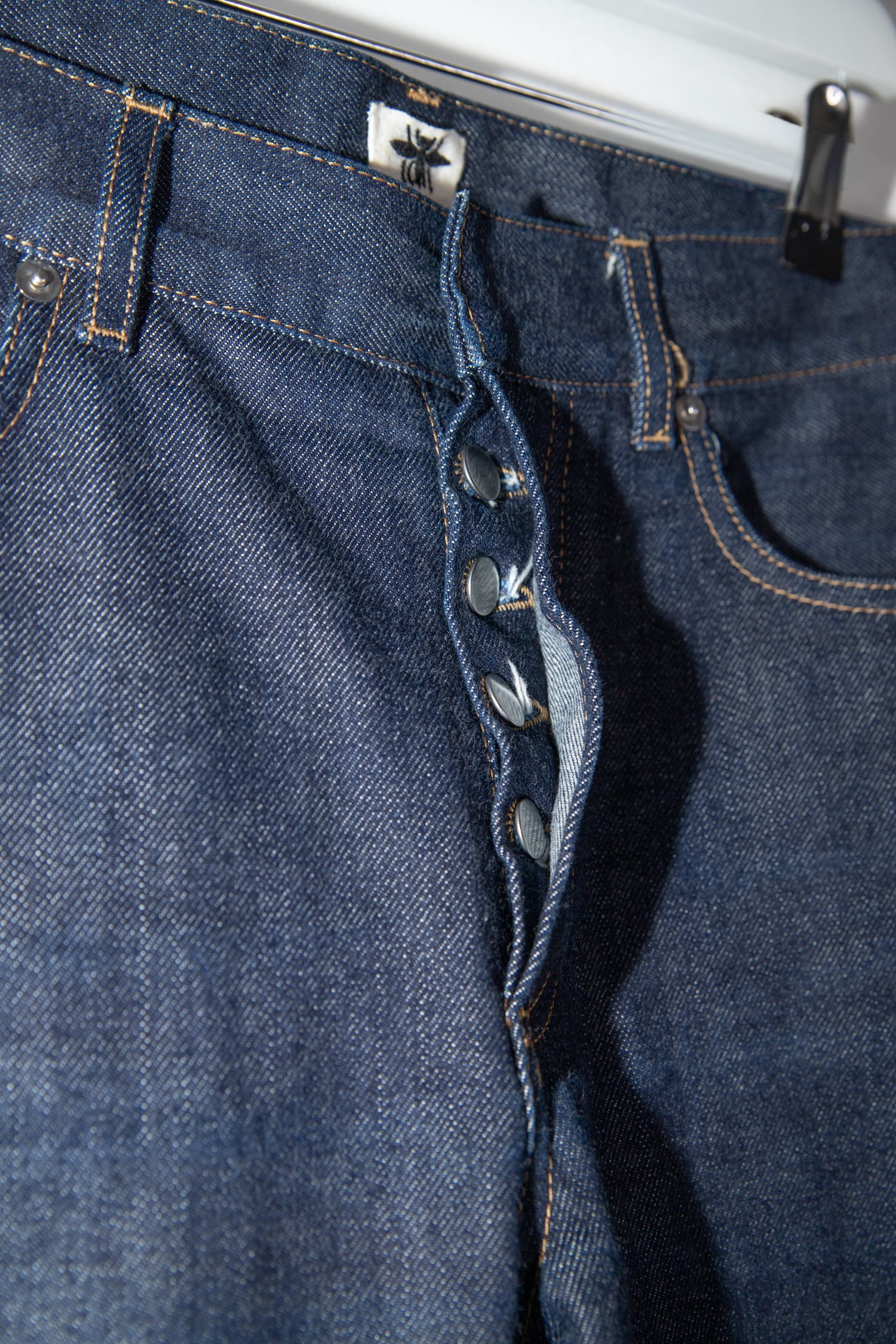 Dior Jeans mit J'Adior Applikation in Dunkelblau