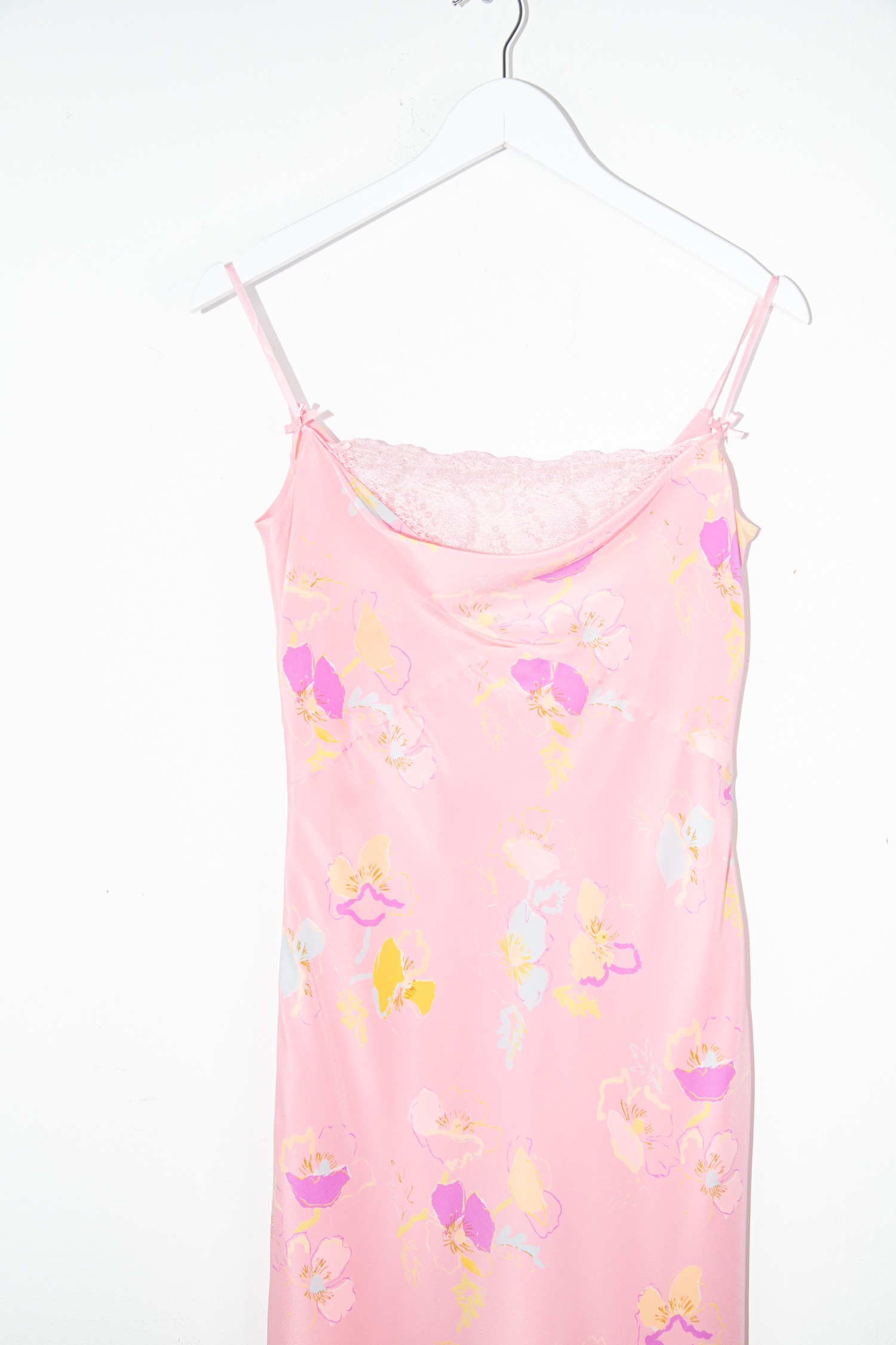 Escada Minikleid mit Blumenprint und Spitze in Rosa