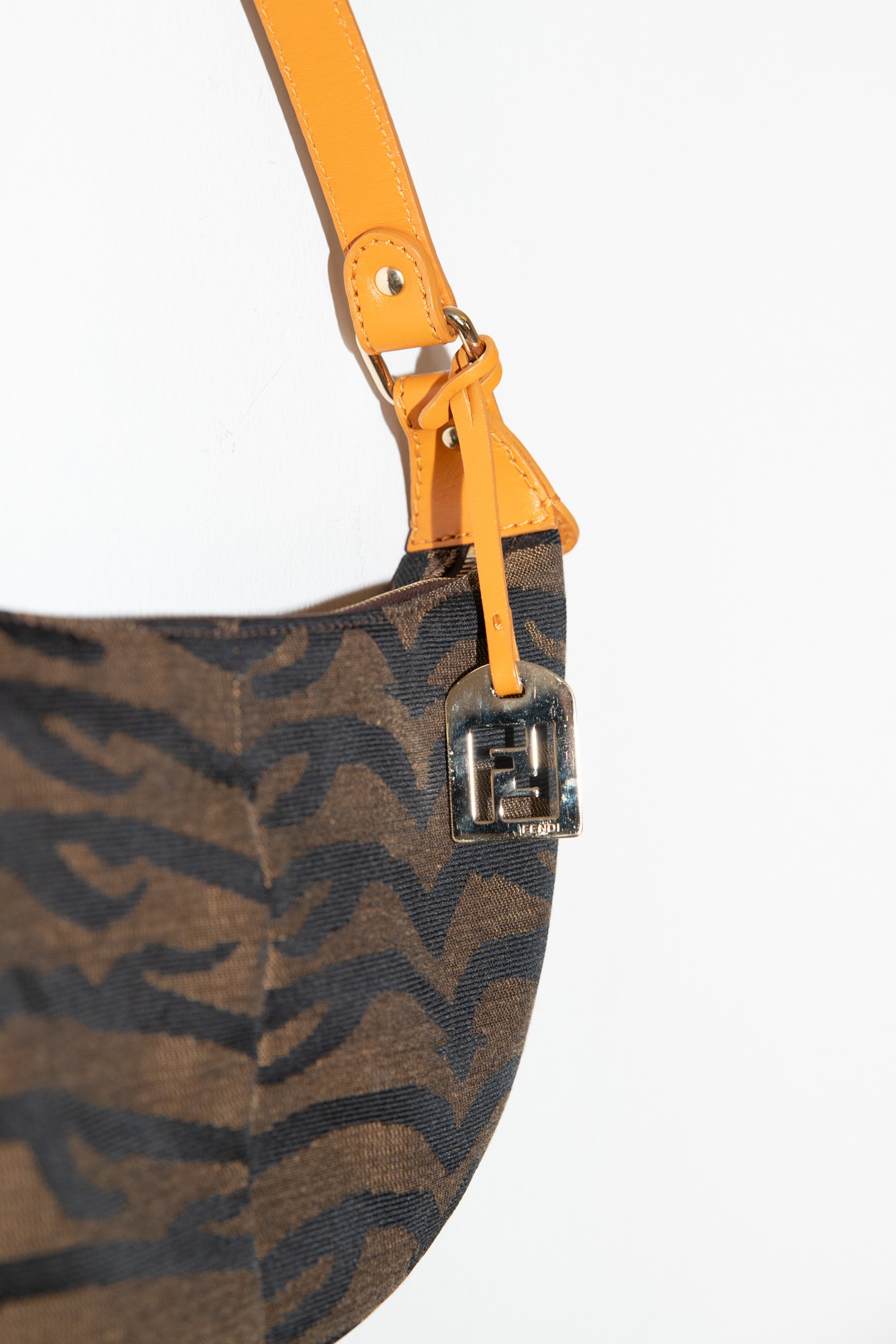 Fendi Vintage Handtasche mit Tiger-Print in Braun und Gold