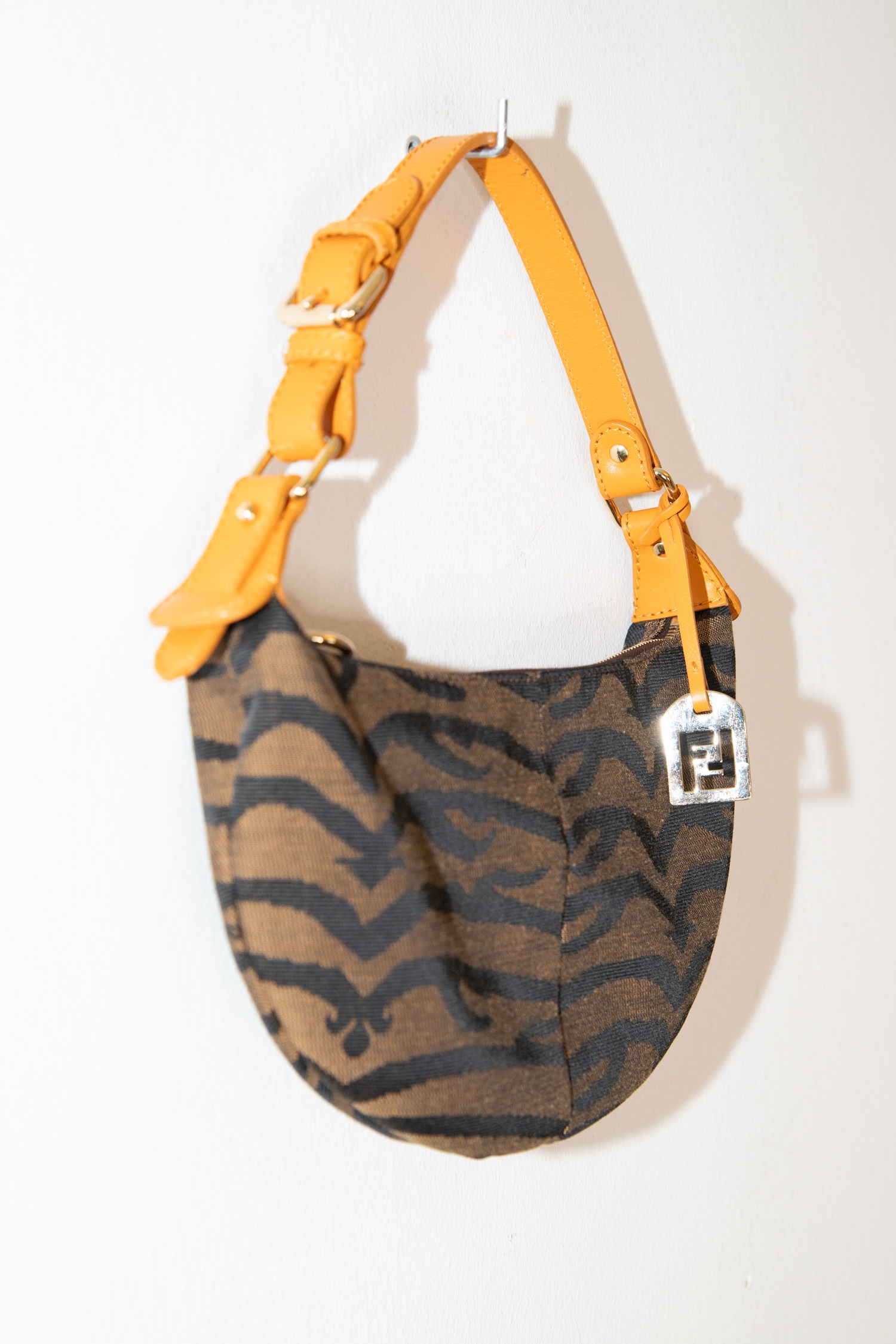 Fendi Vintage Handtasche mit Tiger-Print in Braun und Gold