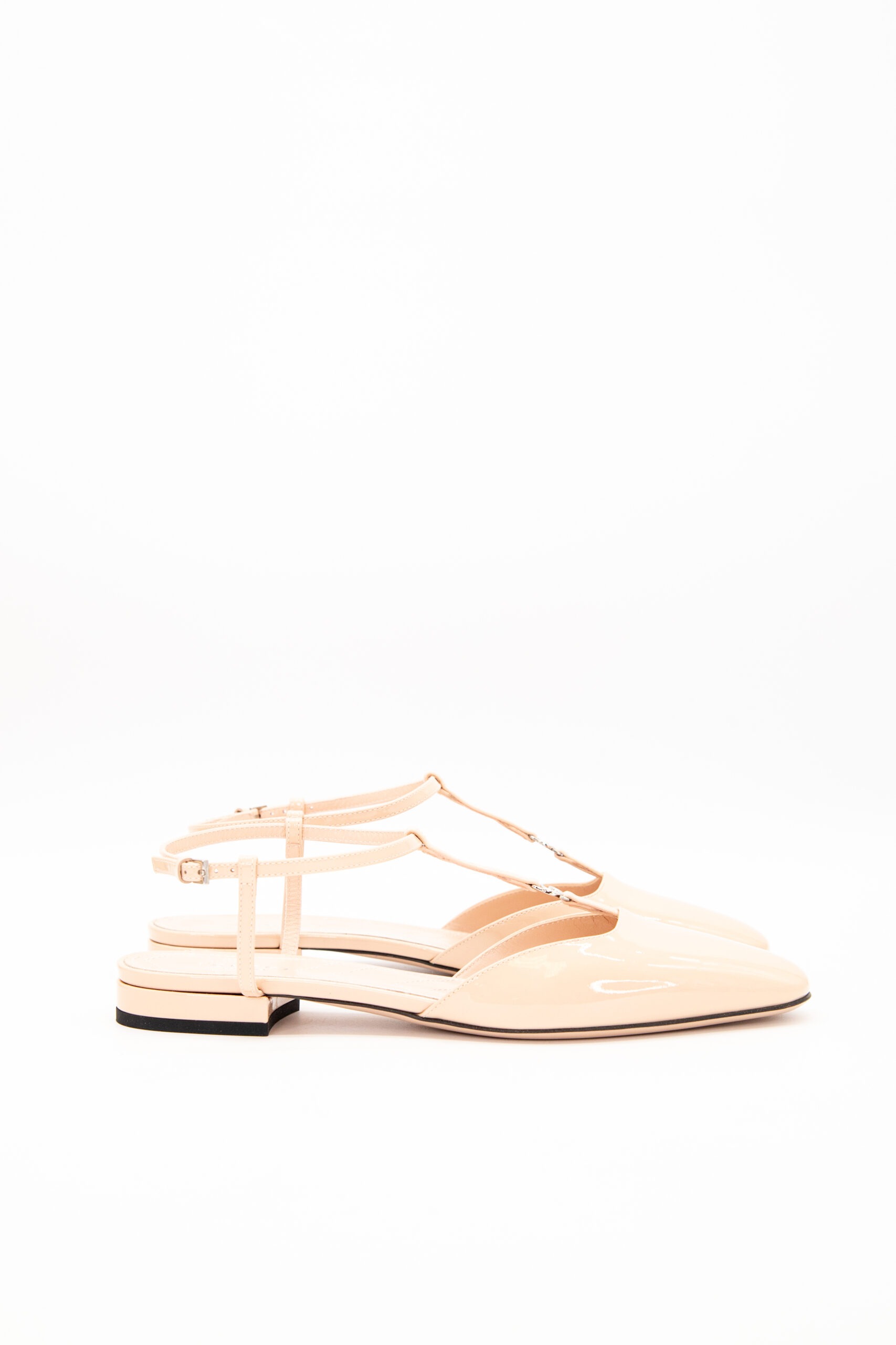 Gucci Slingback-Ballerina aus Lackleder in Natur und Silber