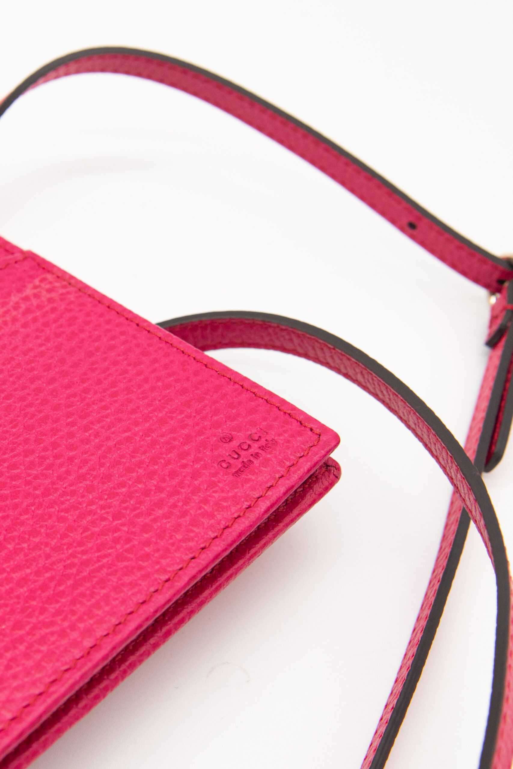 Gucci Clutch zum Umhängen in Pink und Gold