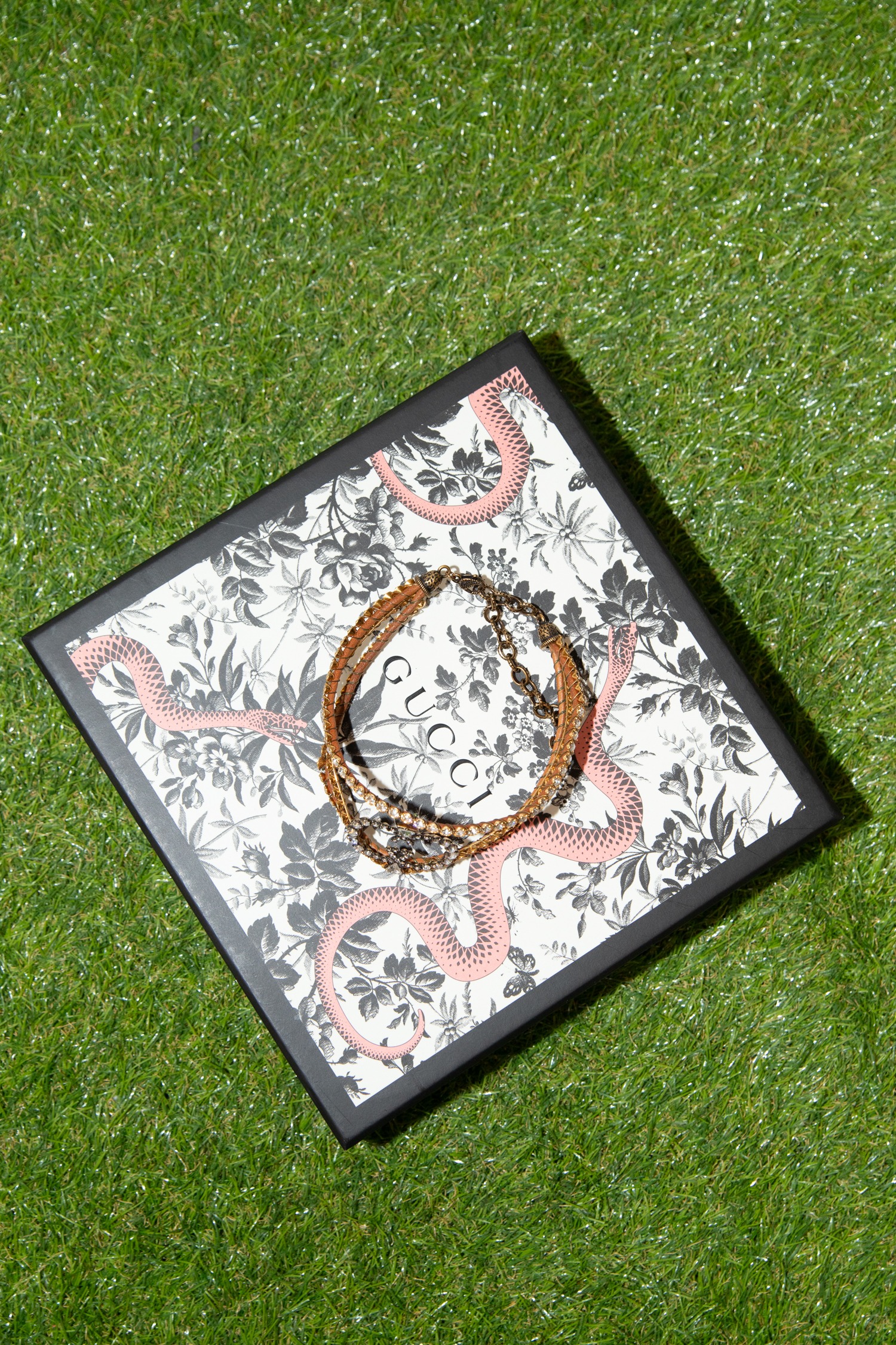 MCM "Patricia" Portemonnaie zum Umhängen in Rosa und Silber