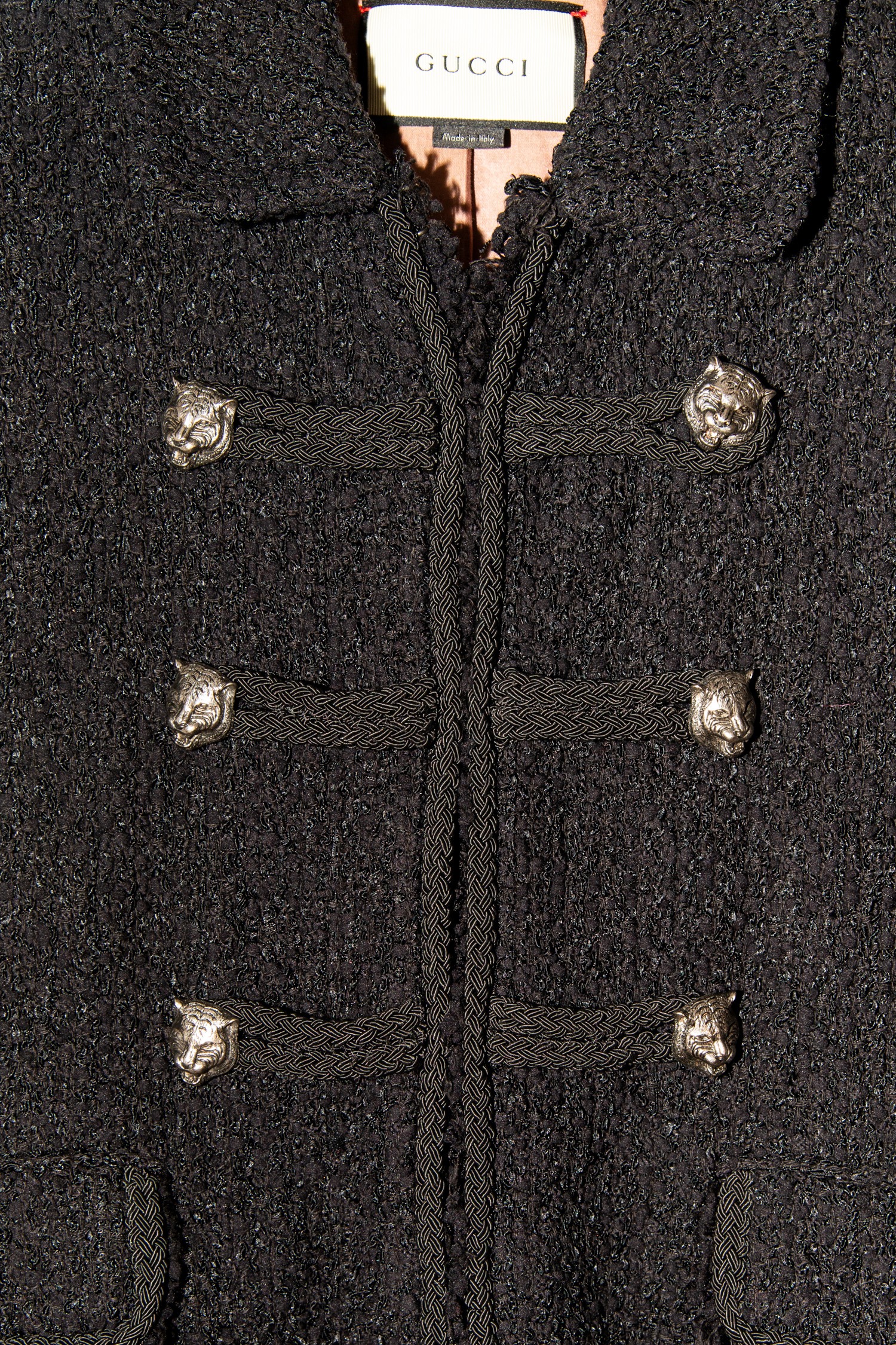 Gucci kurze Bouclé-Jacke mit Tigerknöpfen in Schwarz