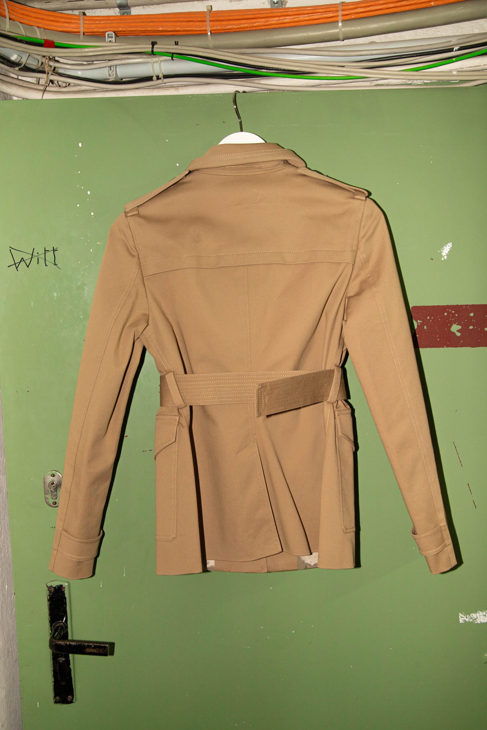 Gucci Jacke mit Gürtel in Beige