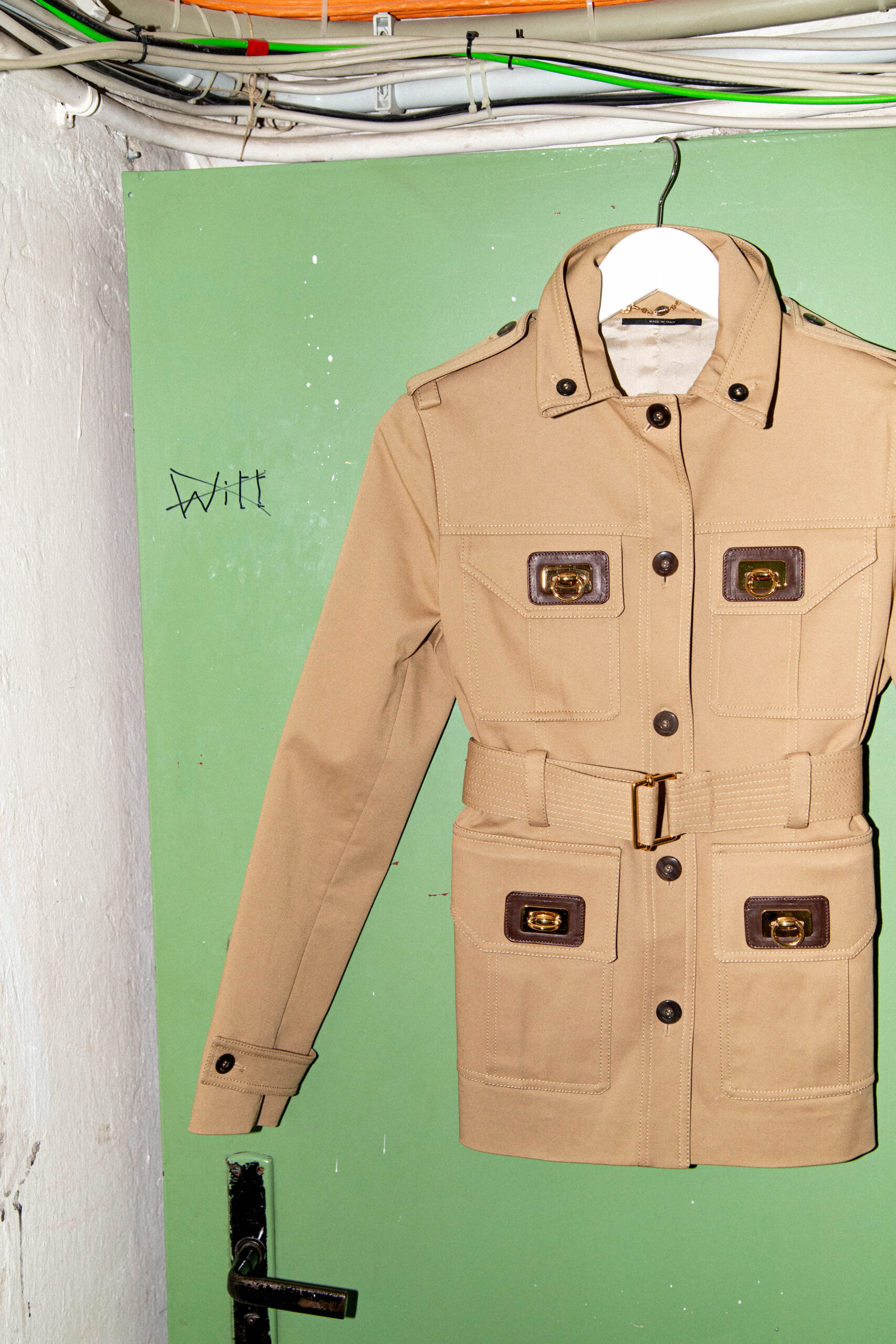 Gucci Jacke mit Gürtel in Beige