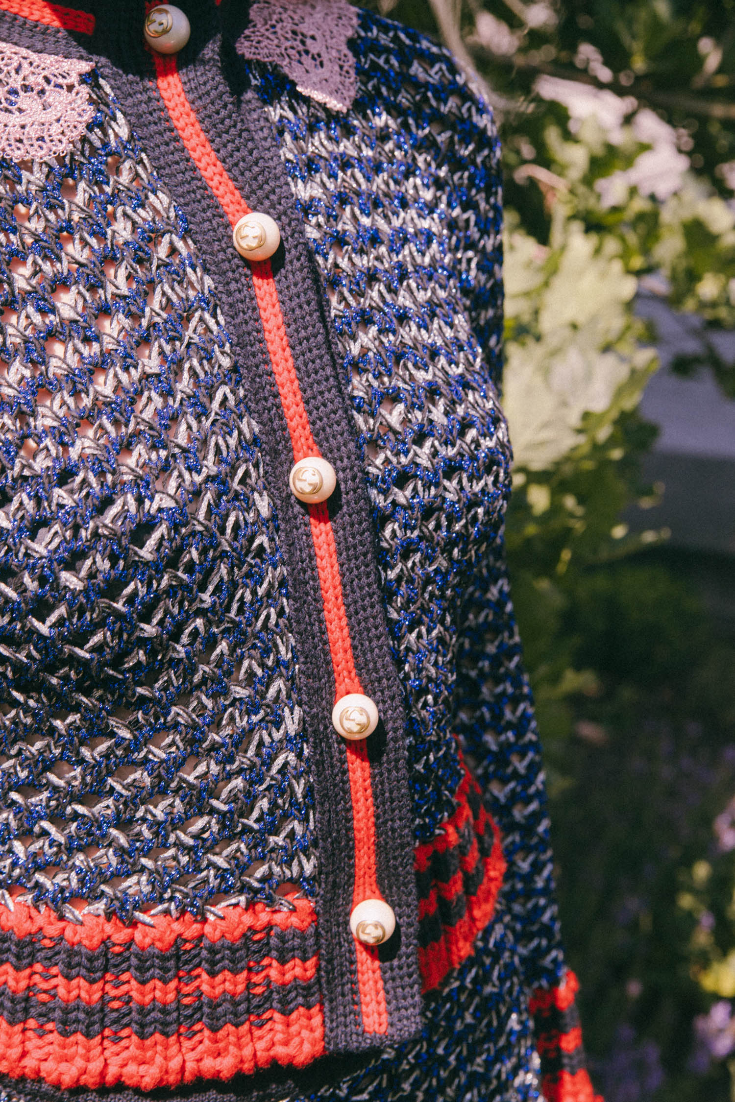 Gucci Set aus Strickjacke und Rock mit Glitzerdetails