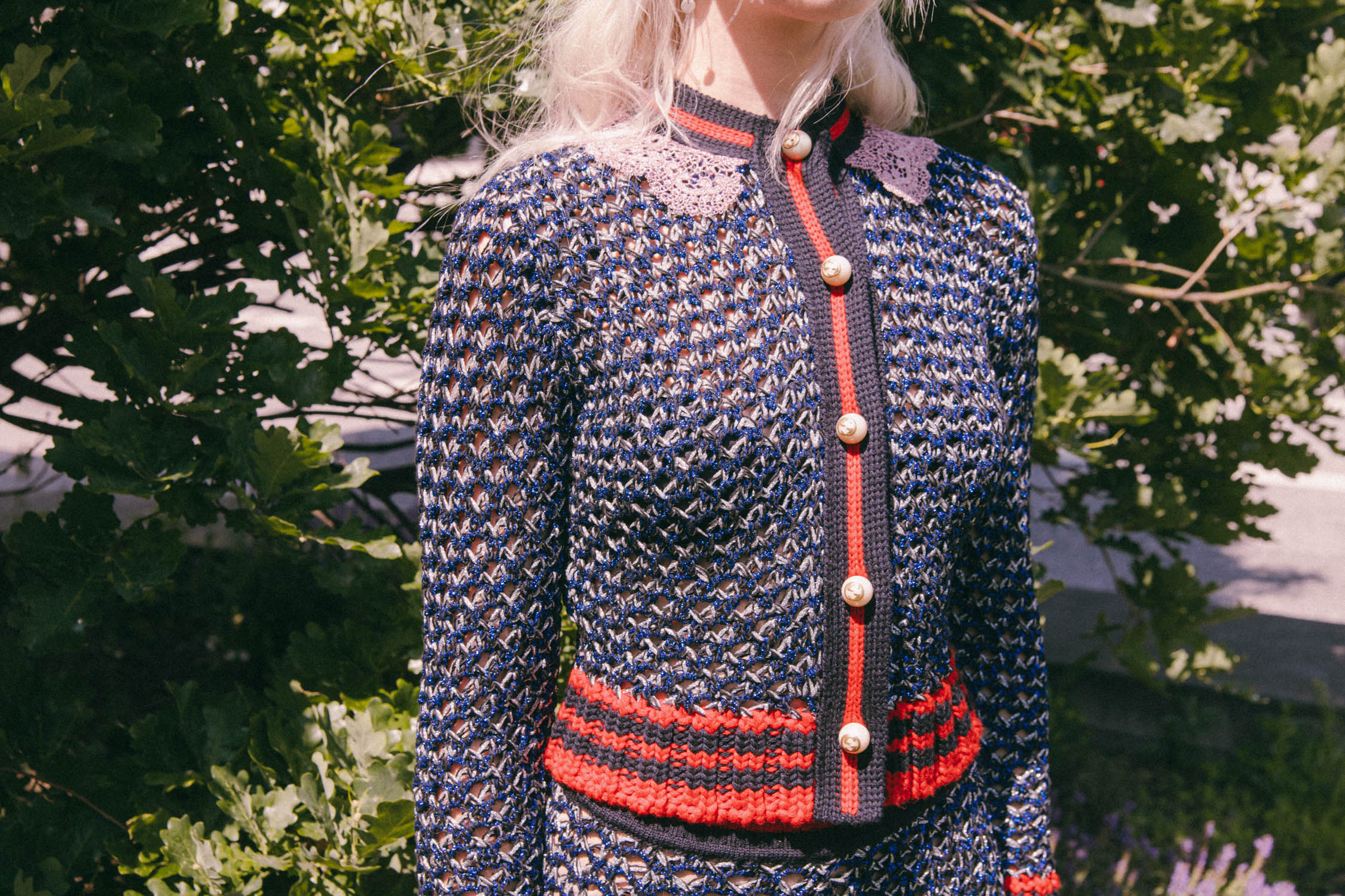 Gucci Set aus Strickjacke und Rock mit Glitzerdetails