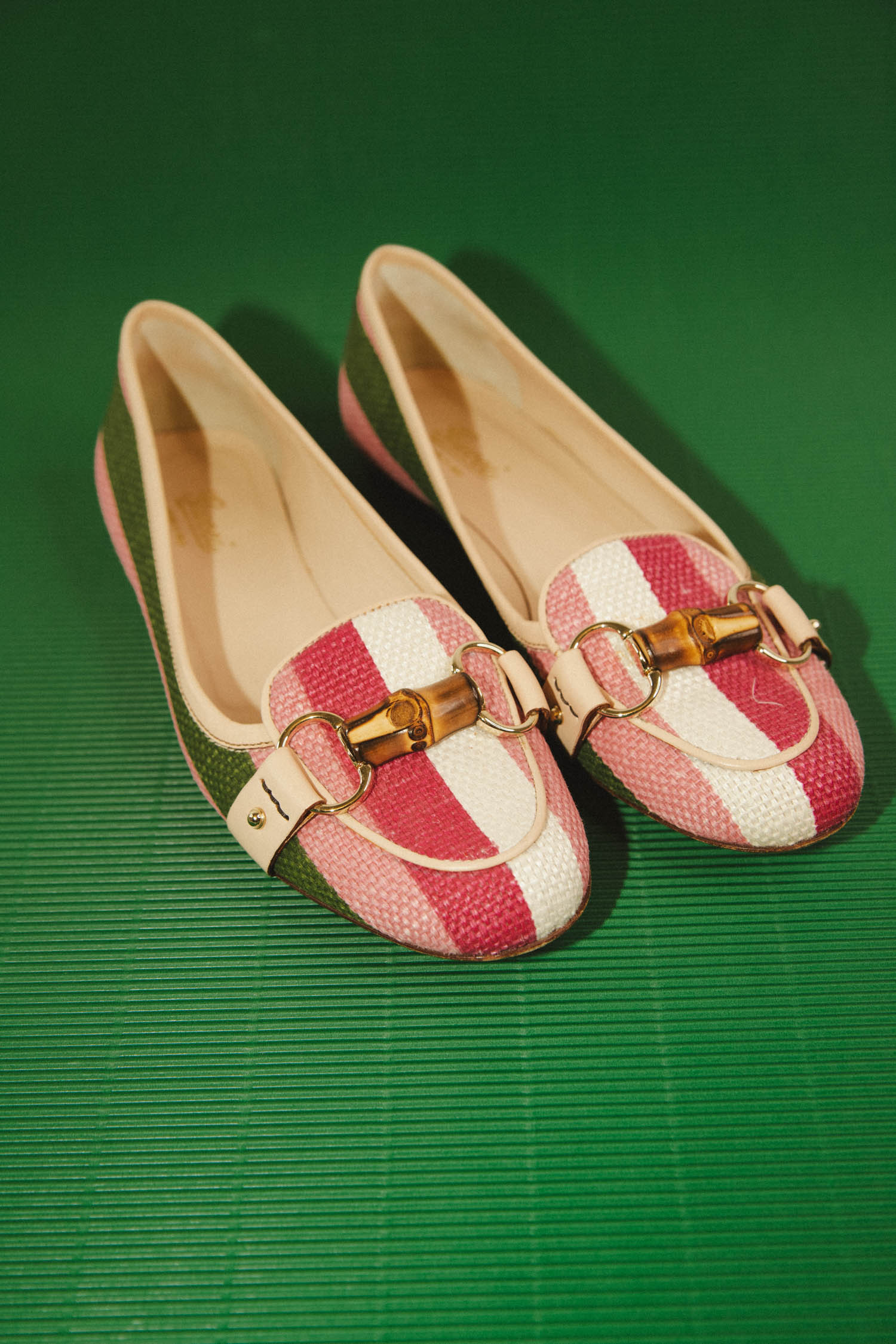 Gucci Ballerinas in Rosa und Grün mit Bambusdetail