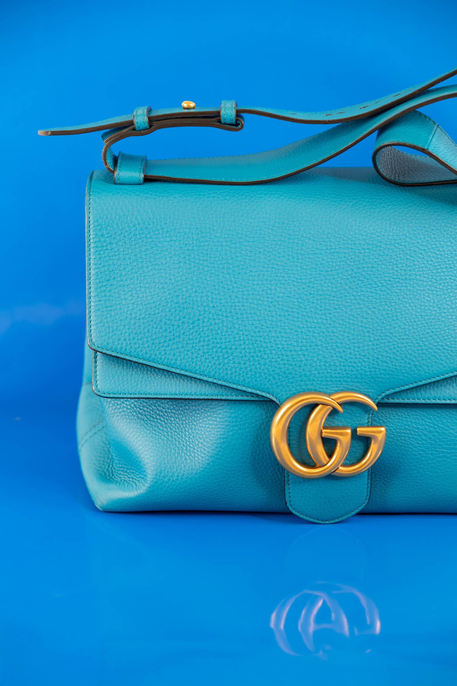 Gucci "Marmont" Umhängetasche in Hellblau