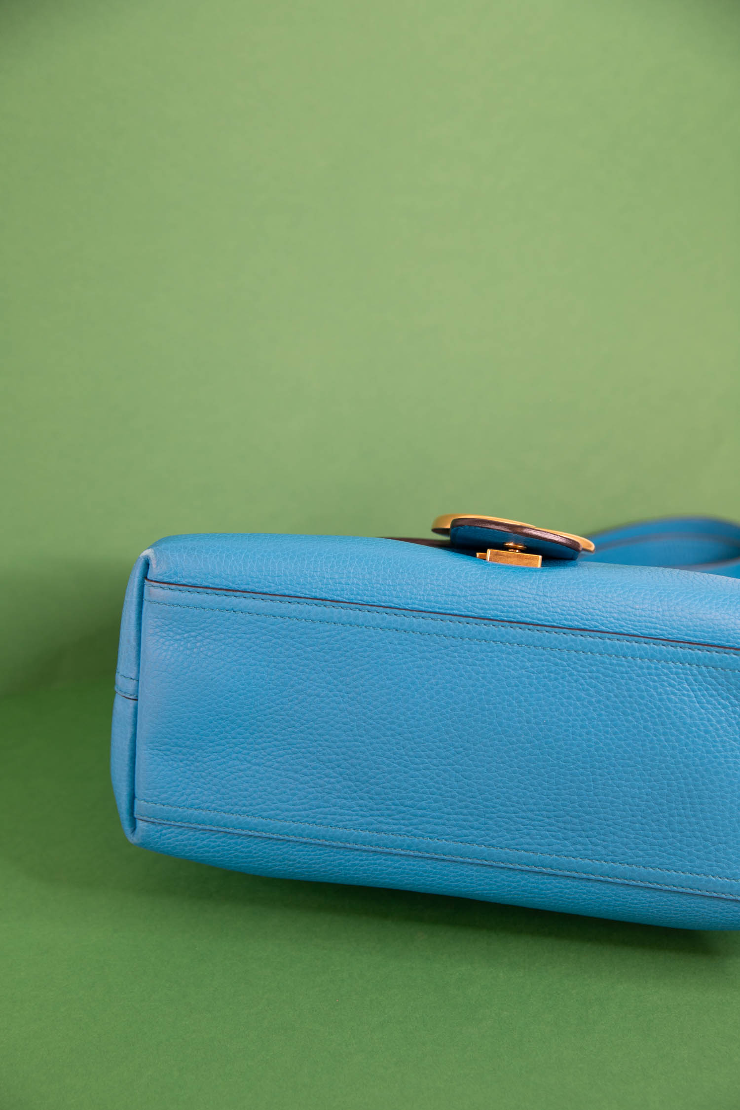 Gucci "Marmont" Umhängetasche in Hellblau