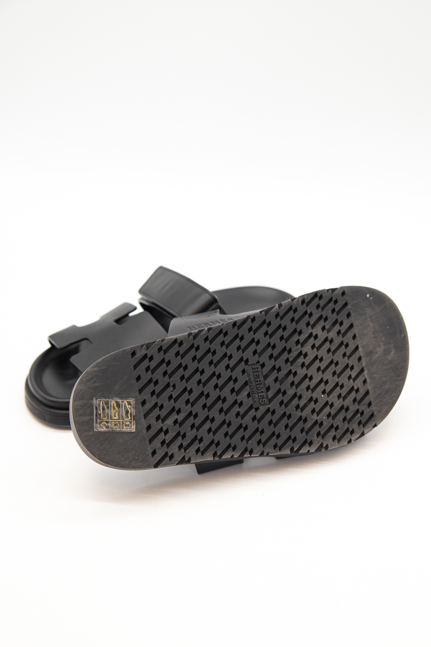 Hermès "Chypre" Sandalen in Schwarz und Silber