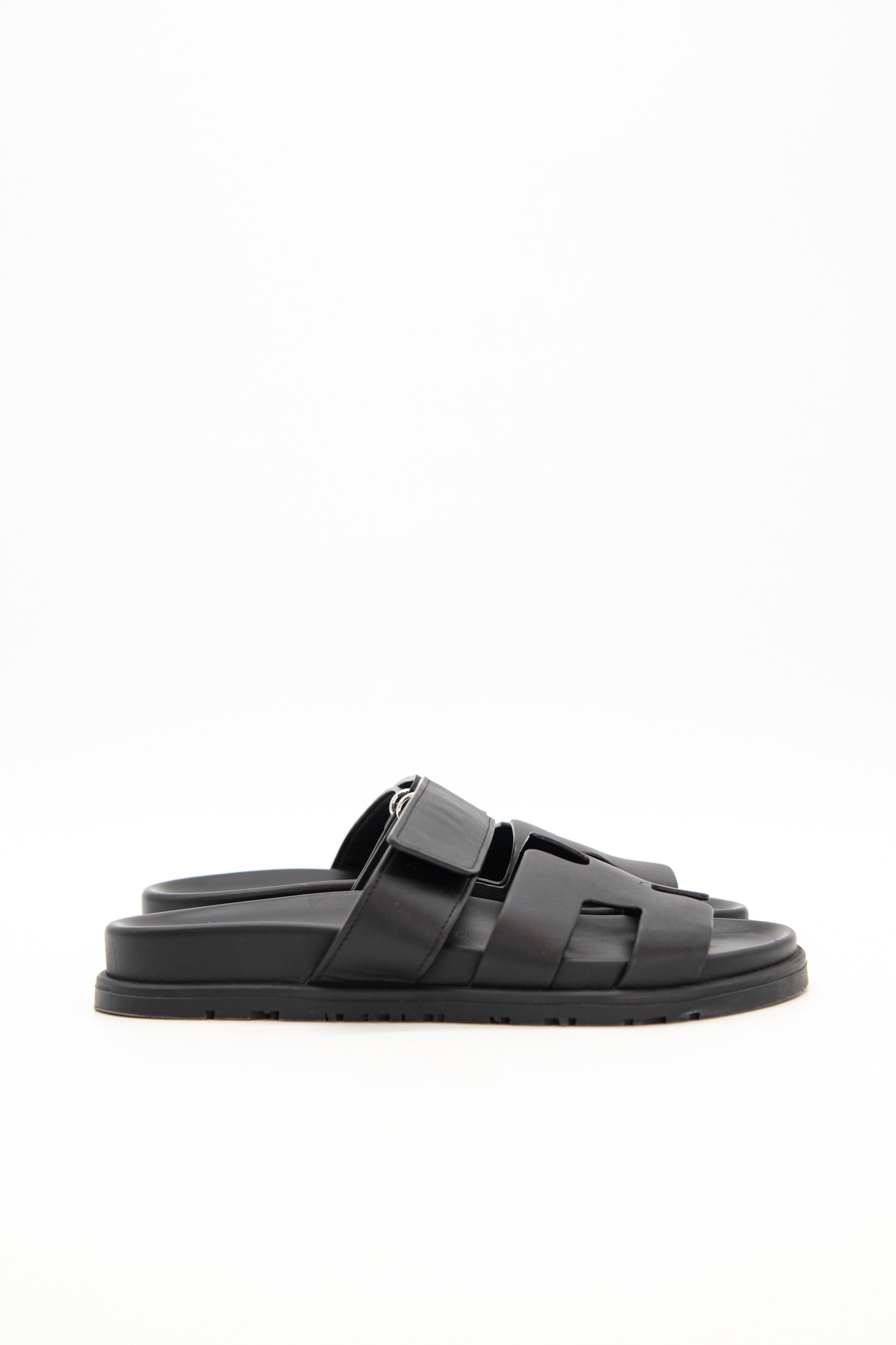 Hermès "Chypre" Sandalen in Schwarz und Silber