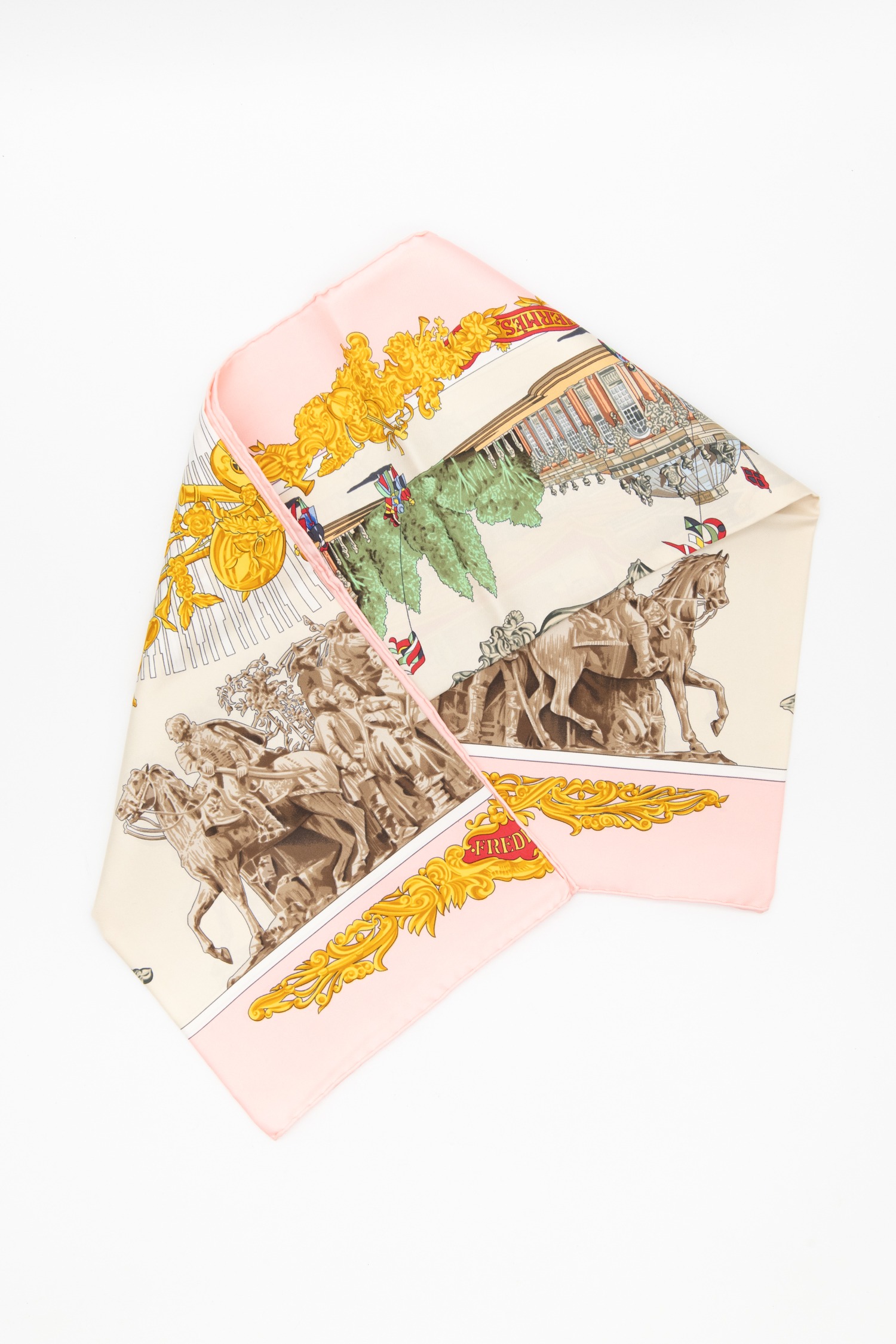 Hermès "Voltaire" Seidentuch in Rosa, Ecru und Bunt