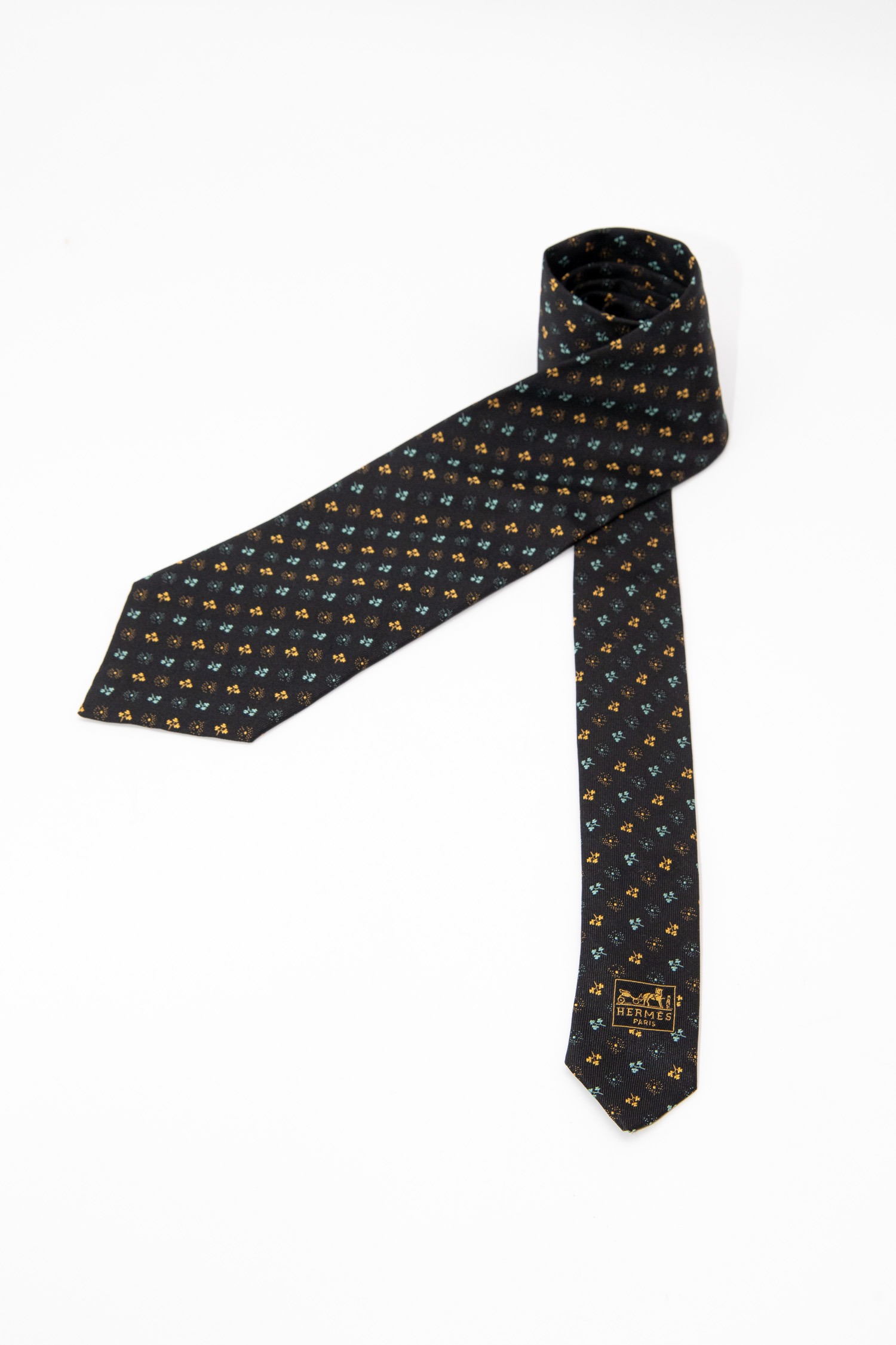Hermès Krawatte mit Blüten-Motiv in Schwarz
