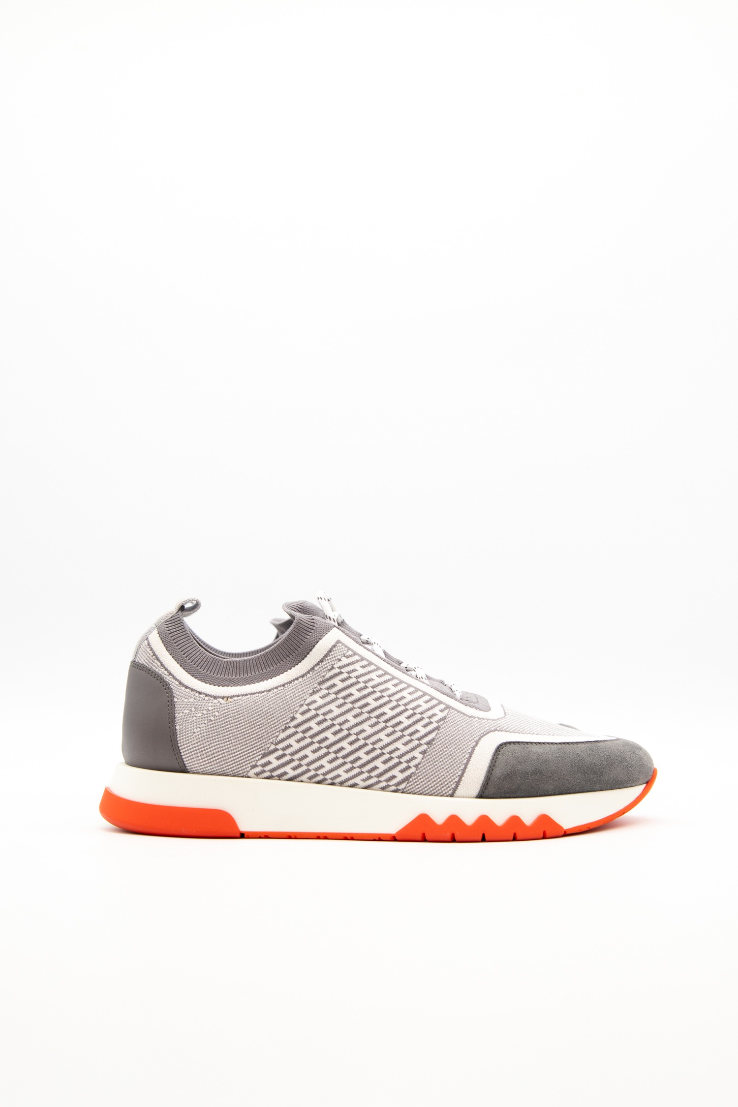 Hermès „Addict“ Stretch-Strick Sneaker in Grau, Orange und Weiß