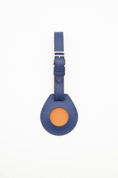 Hermès Taschenanhänger Apple AirTag in Dunkelblau und Silber